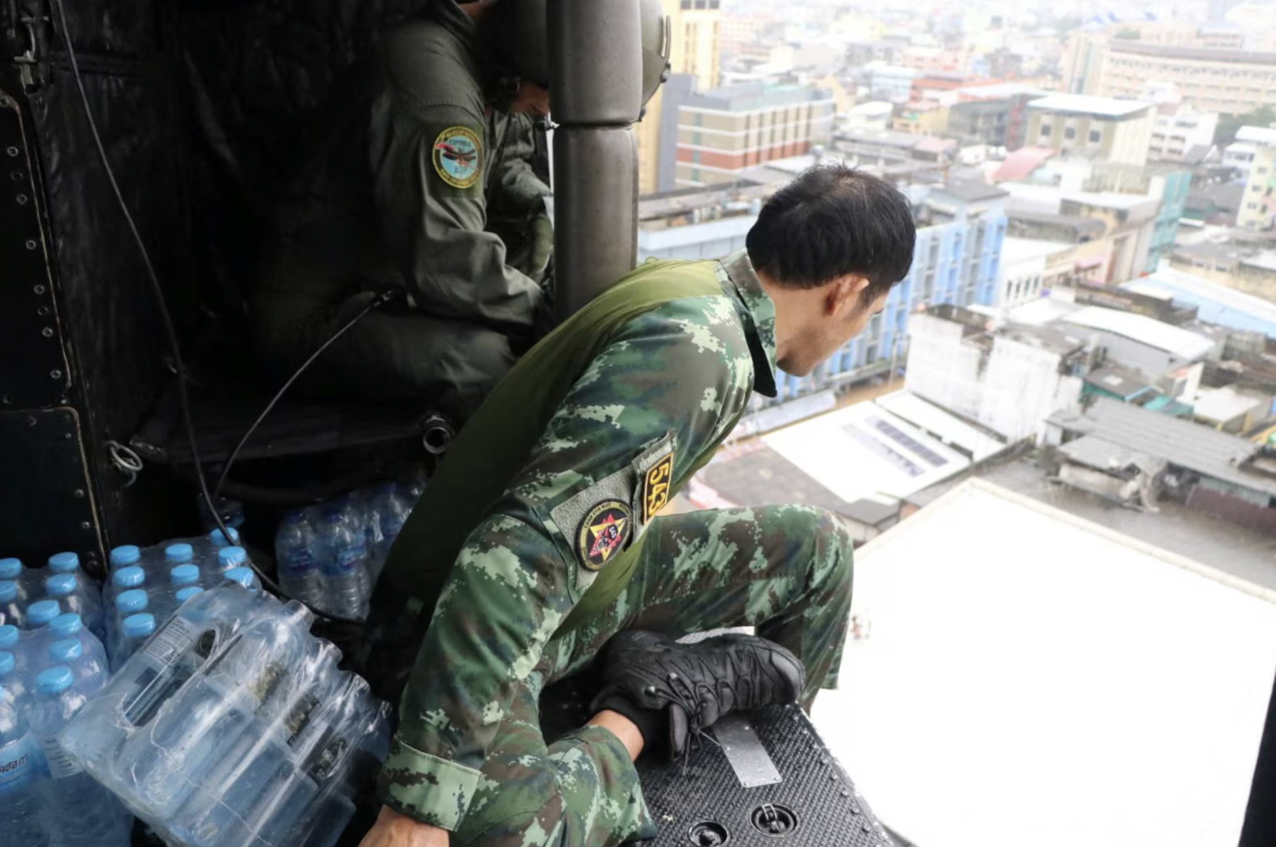 Lũ lụt nghiêm trọng tại Thái Lan, 33 người tử vong- Ảnh 4. Lũ lụt nghiêm trọng tại Thái Lan, 33 người tử vong- Ảnh 4.