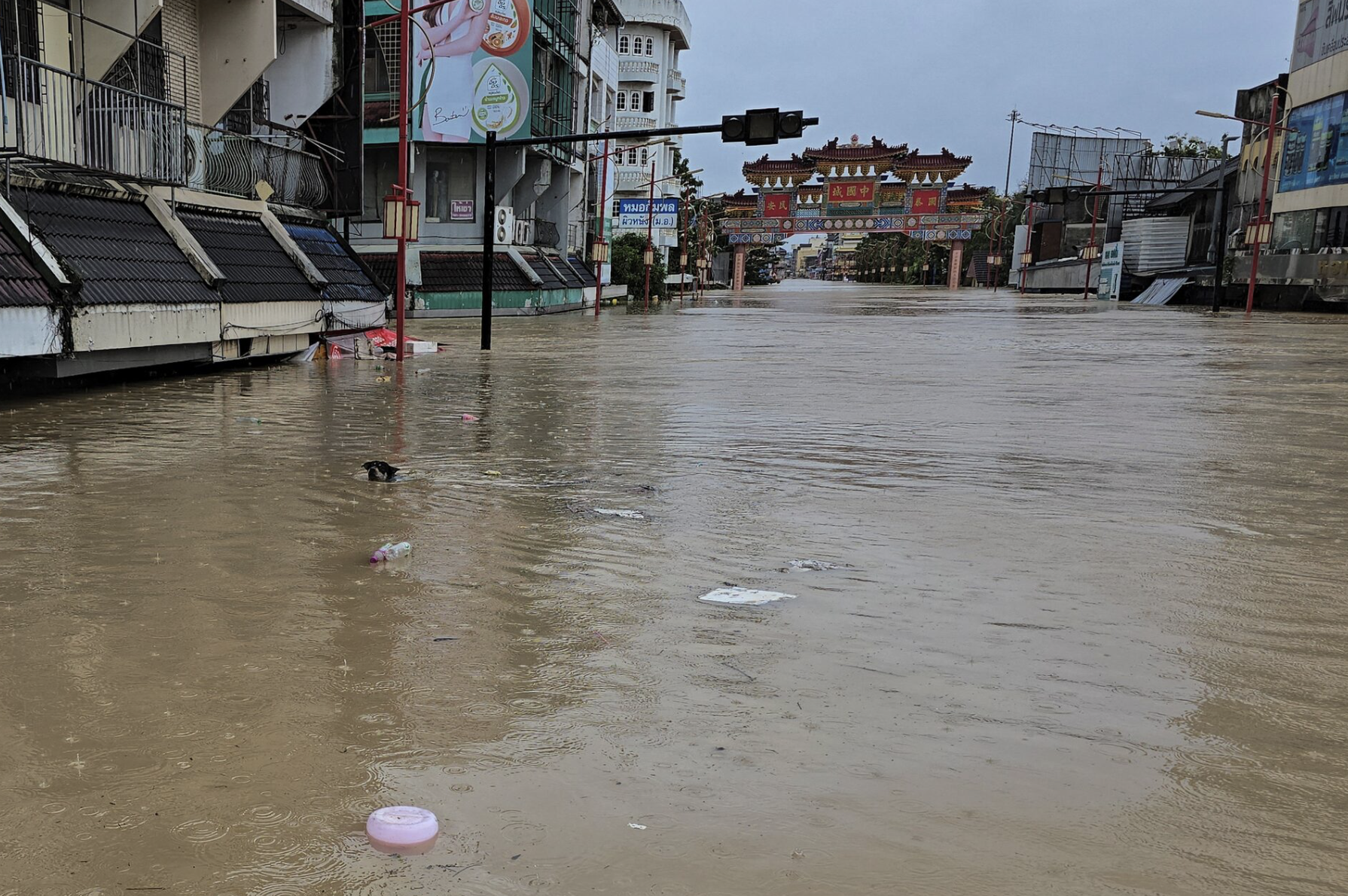 Lũ lụt nghiêm trọng tại Thái Lan, 33 người tử vong- Ảnh 1. Lũ lụt nghiêm trọng tại Thái Lan, 33 người tử vong- Ảnh 1.