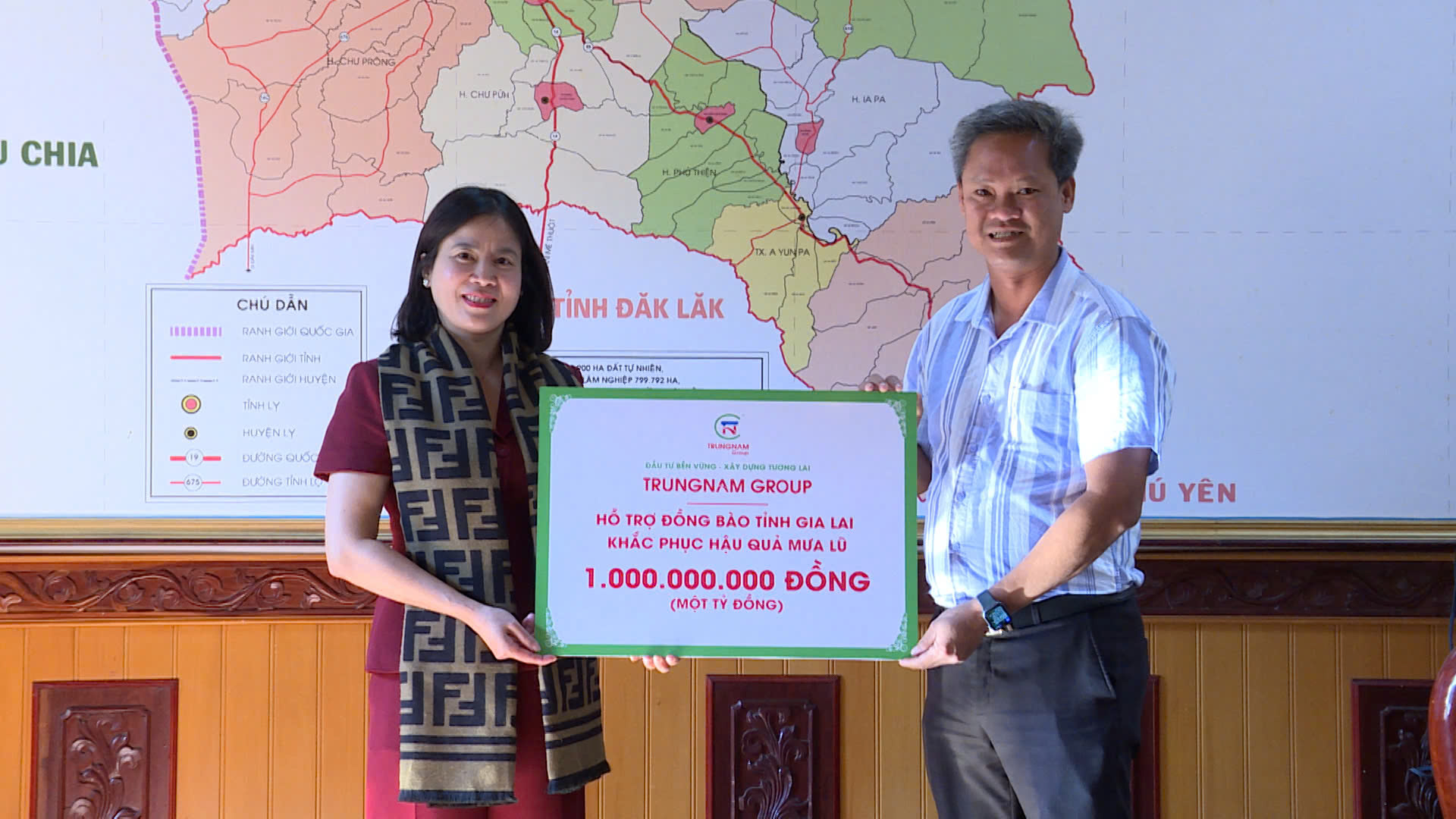 Tập đoàn Trung Nam sẻ chia khó khăn với đồng bào miền Trung - Tây Nguyên sau mưa lũ- Ảnh 1. Tập đoàn Trung Nam sẻ chia khó khăn với đồng bào miền Trung - Tây Nguyên sau mưa lũ- Ảnh 1.