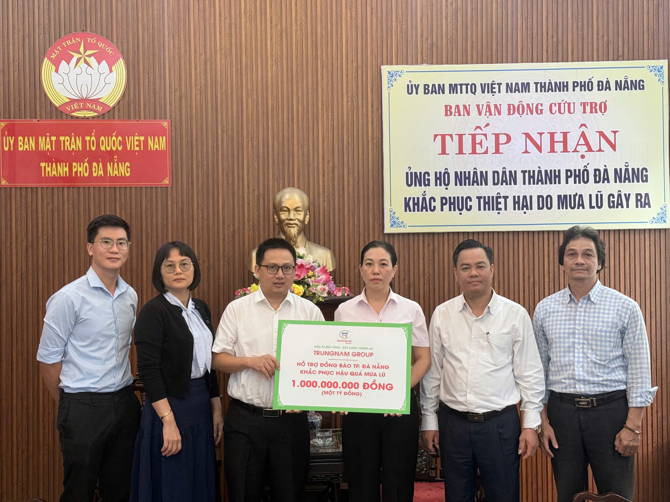 Tập đoàn Trung Nam sẻ chia khó khăn với đồng bào miền Trung - Tây Nguyên sau mưa lũ- Ảnh 2. Tập đoàn Trung Nam sẻ chia khó khăn với đồng bào miền Trung - Tây Nguyên sau mưa lũ- Ảnh 2.