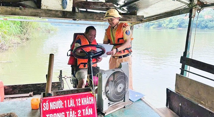 Tuyên Quang đảm bảo an toàn giao thông, hạn chế tai nạn đường thủy- Ảnh 2.
