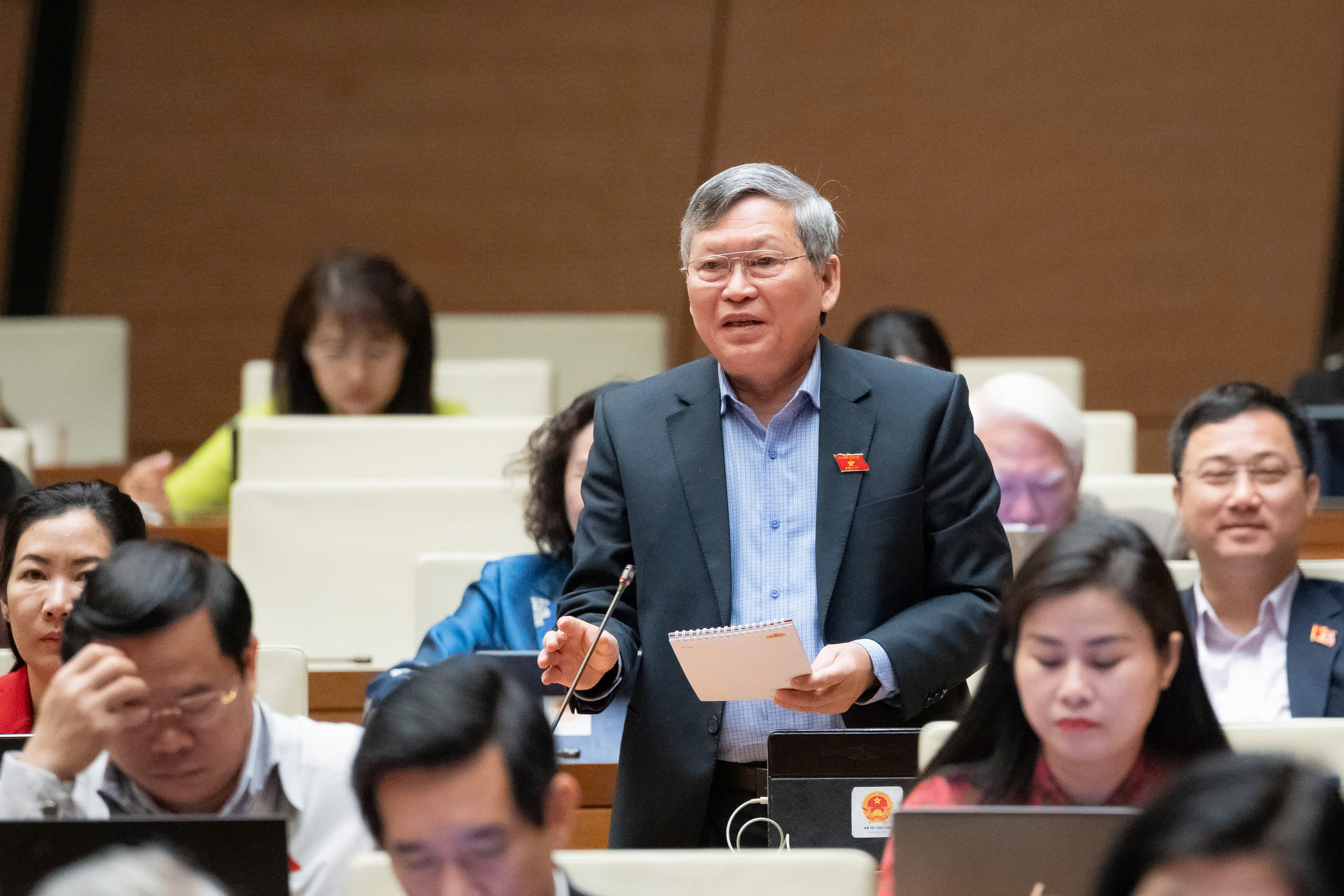 Cần quy định rõ hình thức xử lý người đứng đầu nếu duyệt định mức, tiêu chuẩn gây lãng phí- Ảnh 2.