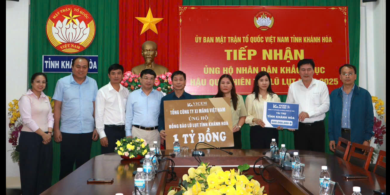 VICEM trao 6 tỷ đồng, hỗ trợ bà con miền Trung tái thiết- Ảnh 1. VICEM trao 6 tỷ đồng, hỗ trợ bà con miền Trung tái thiết- Ảnh 1.