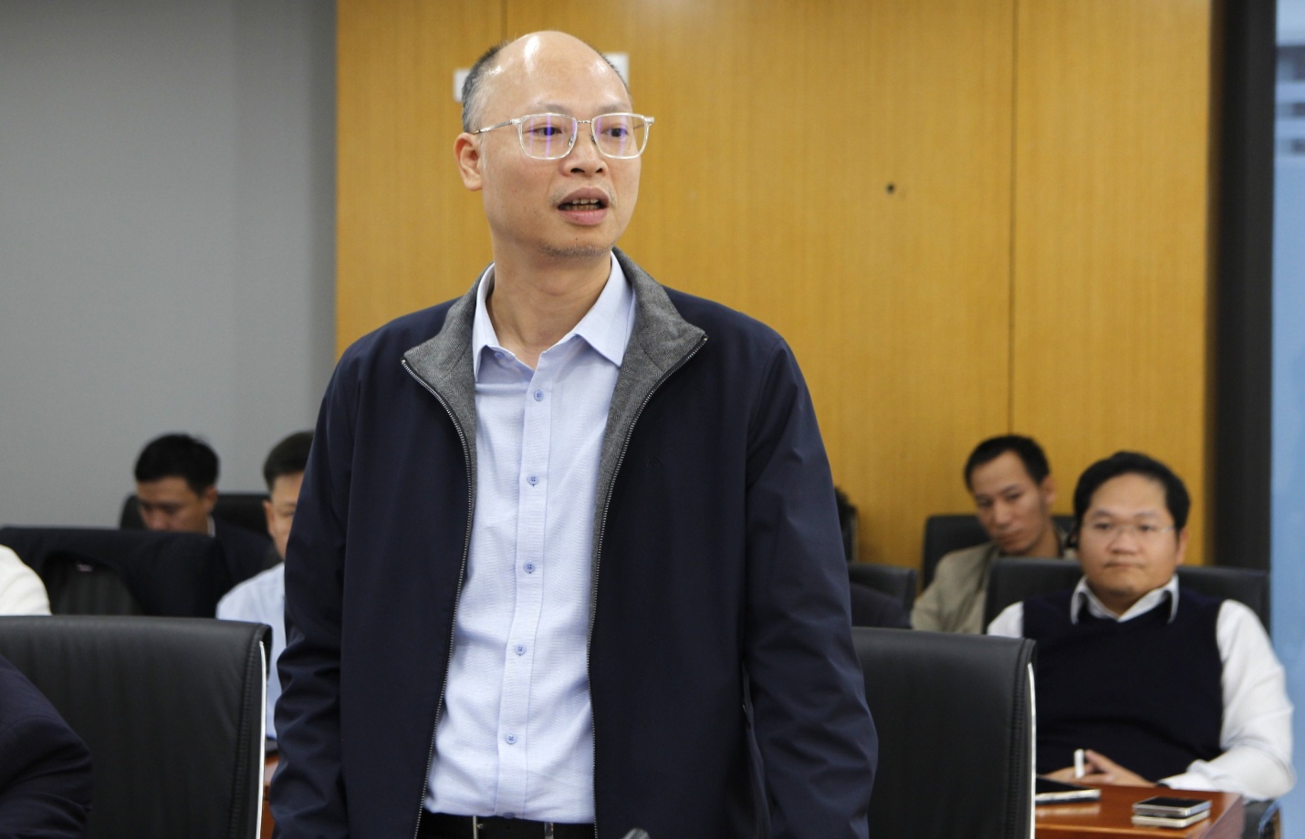 Vụ trưởng Vụ Khoa học công nghệ, môi trường và vật liệu xây dựng Lê Trung Thành phát biểu tại cuộc họp về công tác xây dựng tiêu chuẩn, quy chuẩn kỹ thuật ngành Xây dựng.