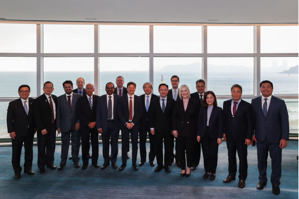 ACV cập nhật xu hướng công nghệ, mở rộng hợp tác toàn cầu tại hội nghị sân bay quốc tế- Ảnh 1. ACV cập nhật xu hướng công nghệ, mở rộng hợp tác toàn cầu tại hội nghị sân bay quốc tế- Ảnh 1.