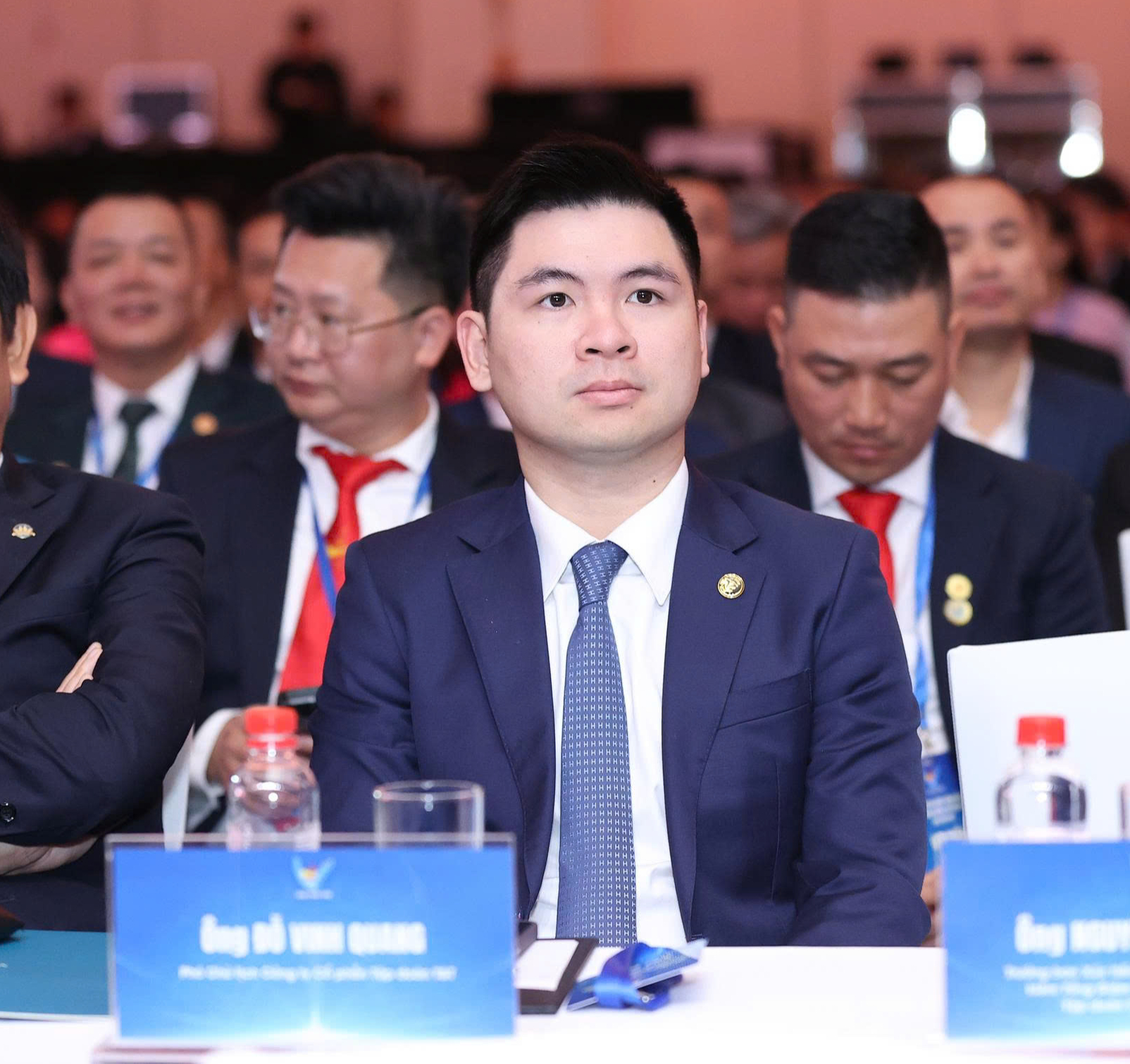 Thủ tướng: Hội Doanh nhân trẻ Việt Nam phải có tầm nhìn xa, trông rộng, nghĩ sâu, làm lớn- Ảnh 2.