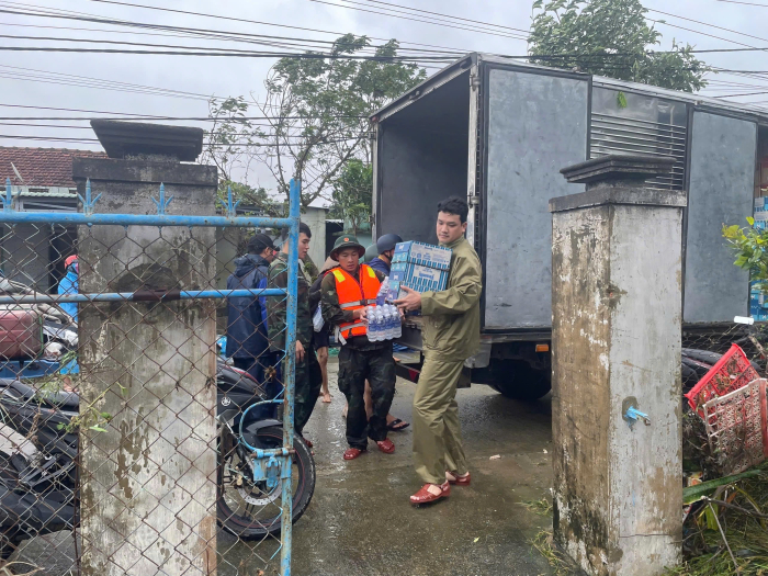 Tặng 100.000m2 tôn lợp khắc phục hậu quả mưa lũ cho người dân Đắk Lắk- Ảnh 1.