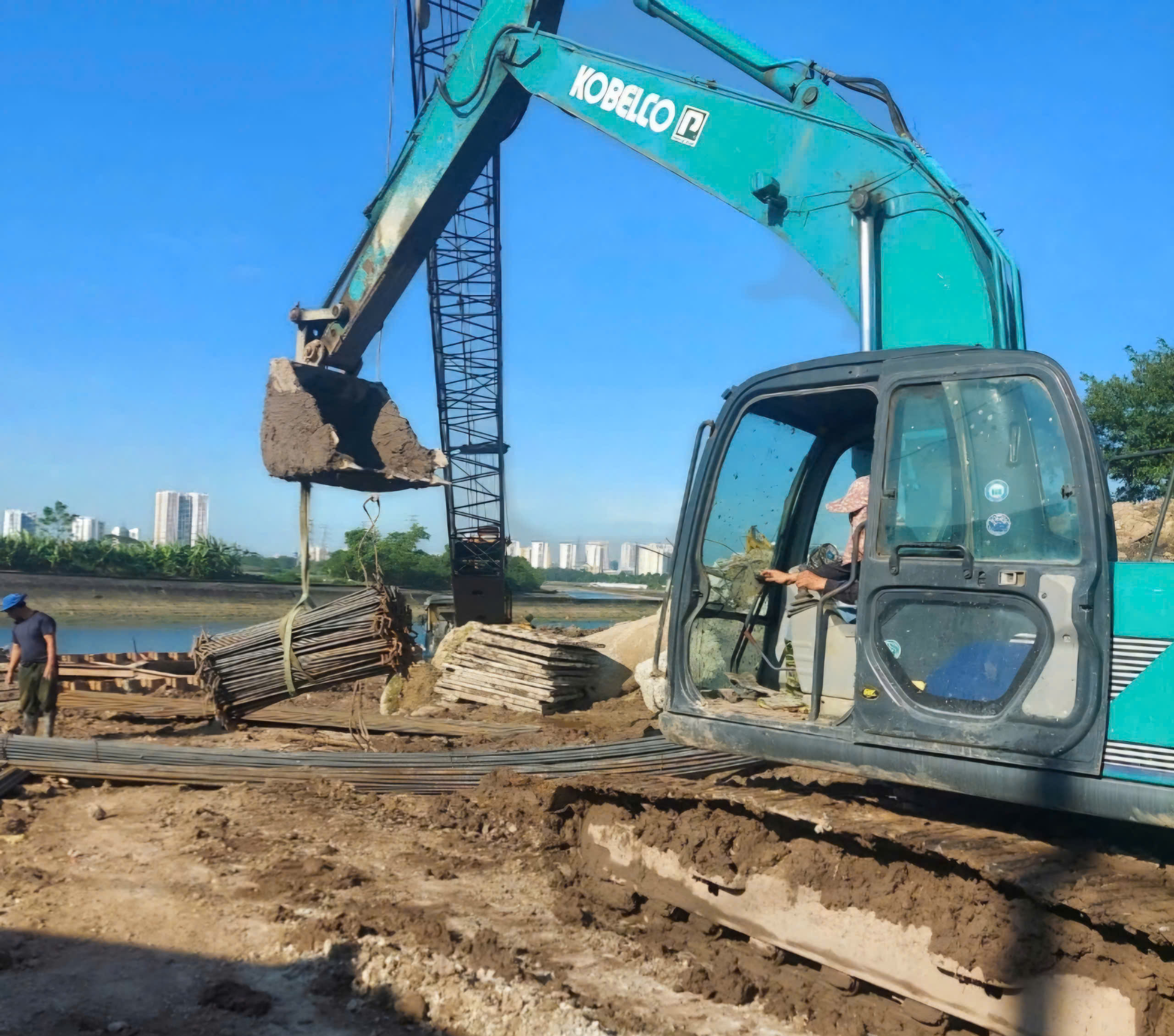 Nhà thầu linh hoạt giải pháp đẩy tiến độ dự án đường nối cao tốc với Vành đai 3 Hà Nội- Ảnh 1.