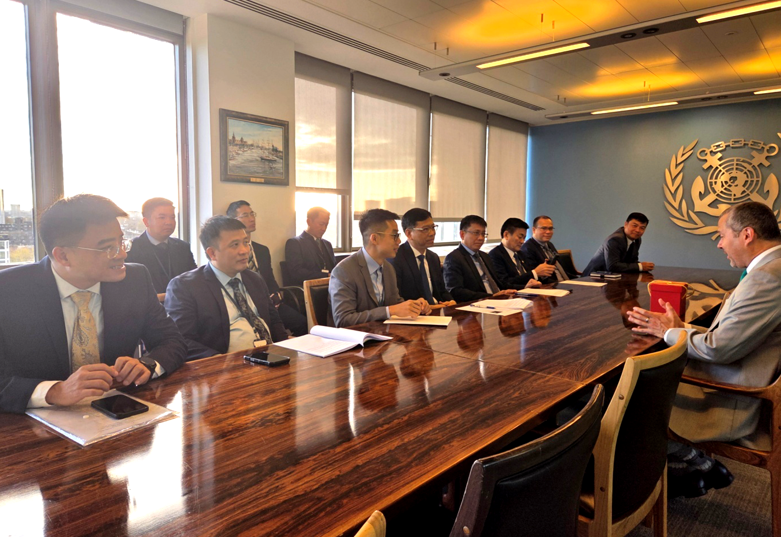 Thứ trưởng Nguyễn Xuân Sang dự Khóa họp IMO 34 tại Anh, thúc đẩy hợp tác hàng hải quốc tế- Ảnh 2.