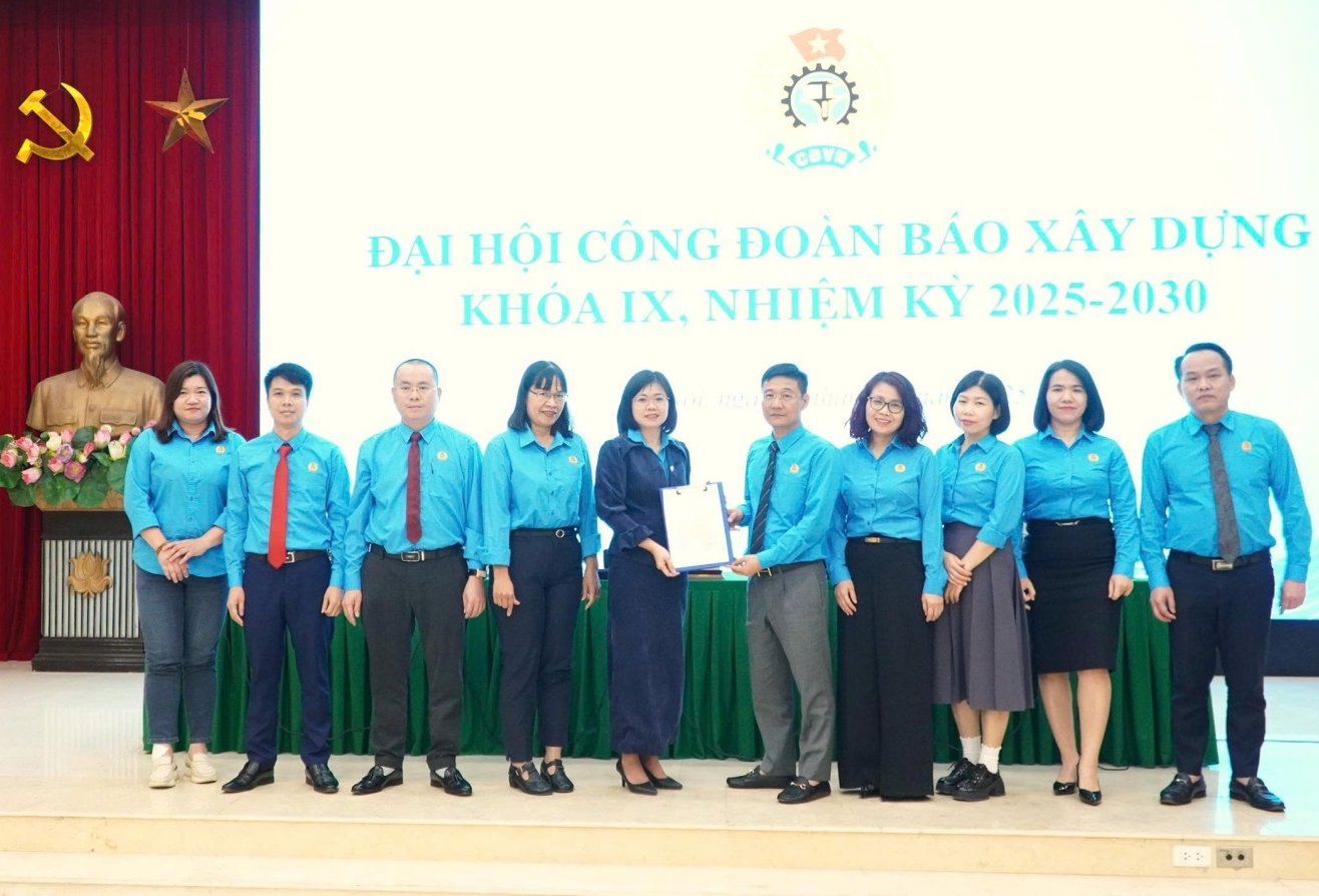 E:\Năm 2025\Tháng 11\Hình ảnh\ĐH Công đoàn\z7272175821743_e9b16a6143c819eaec4aa0fe83cd94d0.jpg