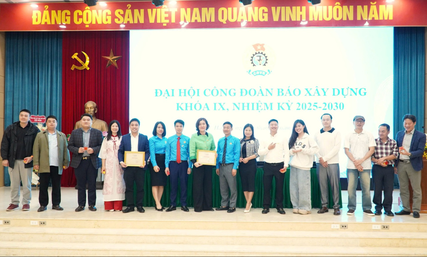 E:\Năm 2025\Tháng 11\Hình ảnh\ĐH Công đoàn\z7272213040537_6249d66544d3bfd1db4054c125e22419.jpg