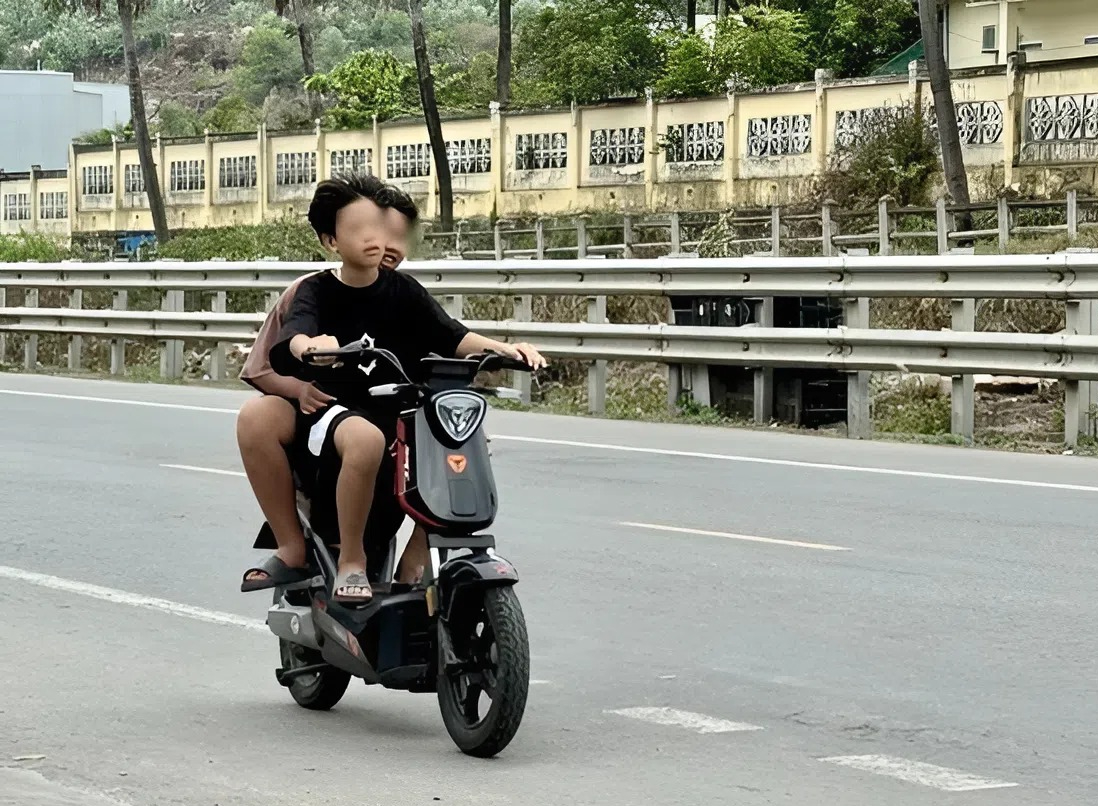 Lâm Đồng tăng cường giáo dục ý thức an toàn giao thông cho học sinh- Ảnh 1.