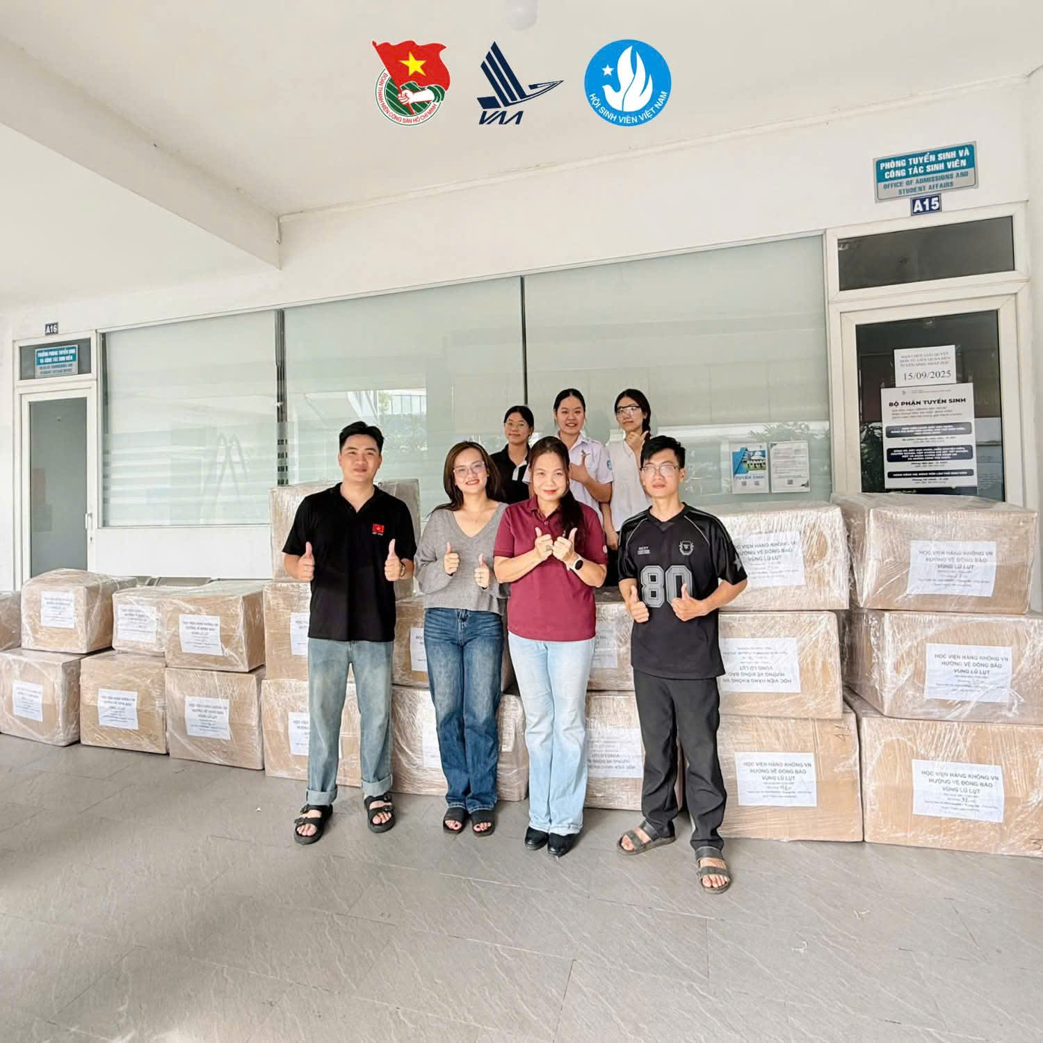 Học viện Hàng không Việt Nam hỗ trợ 6 tỷ đồng giúp miền Trung khắc phục mưa lũ- Ảnh 1. Học viện Hàng không Việt Nam hỗ trợ 6 tỷ đồng giúp miền Trung khắc phục mưa lũ- Ảnh 1.