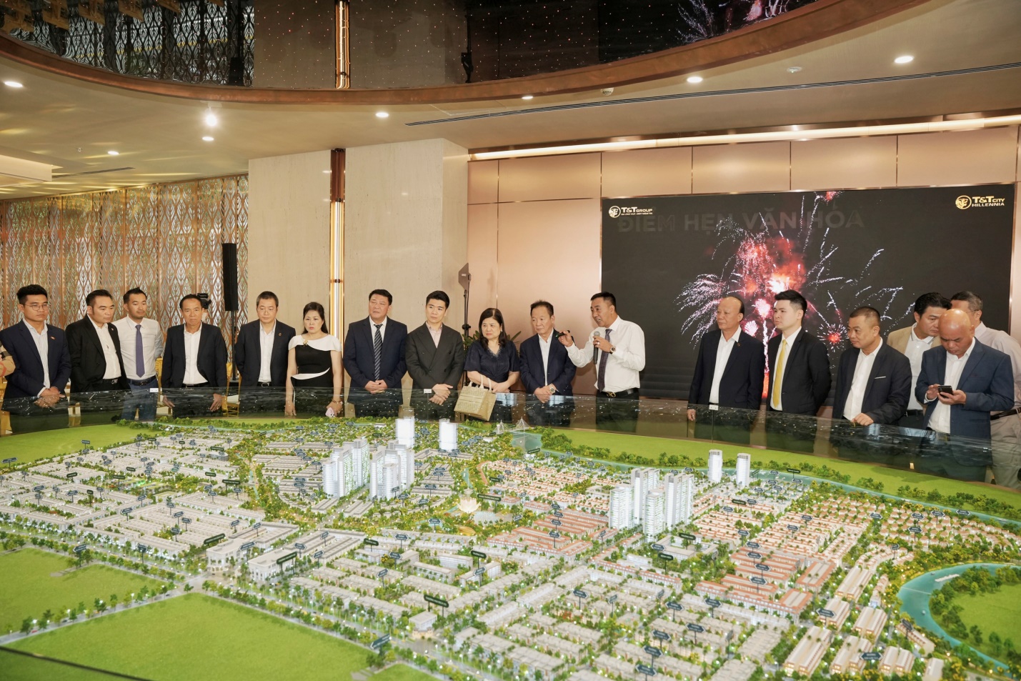 T&T Homes chính thức ra mắt Sales Gallery đầu tiên tại TP.HCM- Ảnh 4. C:\Users\Admin\Downloads\TCBC KHAI TRUONG-20251129T011823Z-1-001\TCBC KHAI TRUONG\Ảnh 4.jpg