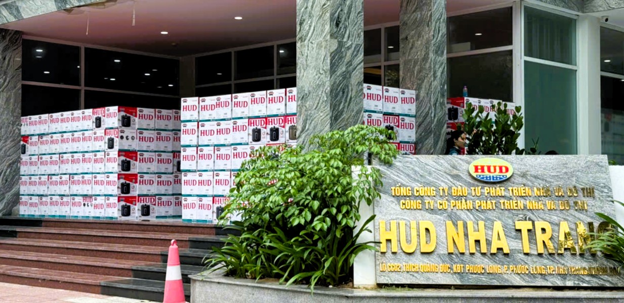 Tổng công ty HUD ủng hộ 2.000 phần quà cho người dân Khánh Hòa ảnh hưởng mưa lũ- Ảnh 7.