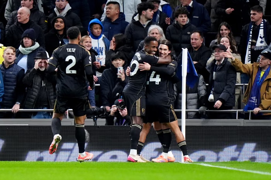 Đánh bại Tottenham, Fulham có chiến thắng đầu tiên trên sân khách- Ảnh 1.