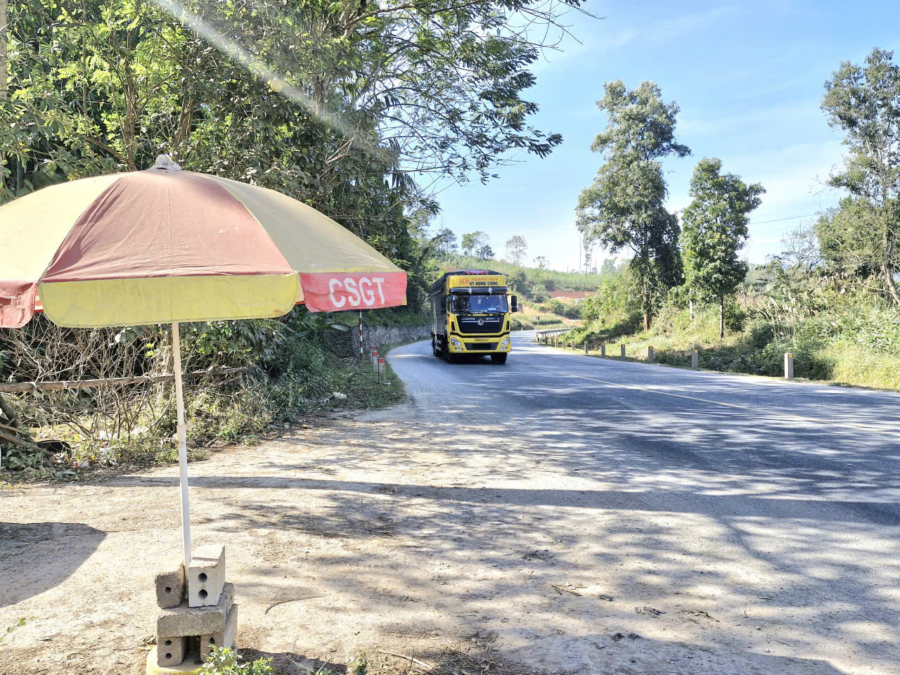 Giải pháp bảo đảm an toàn giao thông trên quốc lộ 1A của CSGT Lạng Sơn- Ảnh 1. Giải pháp bảo đảm an toàn giao thông trên quốc lộ 1A của CSGT Lạng Sơn- Ảnh 1.