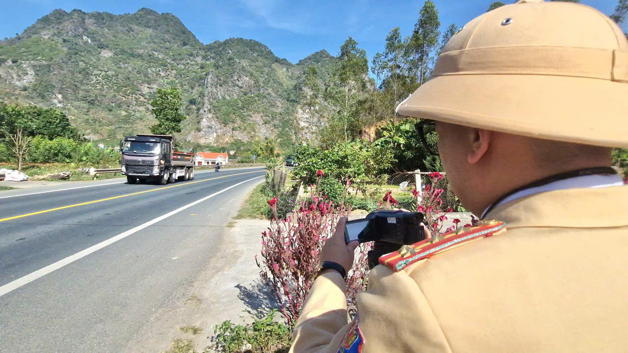 Giải pháp bảo đảm an toàn giao thông trên quốc lộ 1A của CSGT Lạng Sơn- Ảnh 10. Giải pháp bảo đảm an toàn giao thông trên quốc lộ 1A của CSGT Lạng Sơn- Ảnh 10.