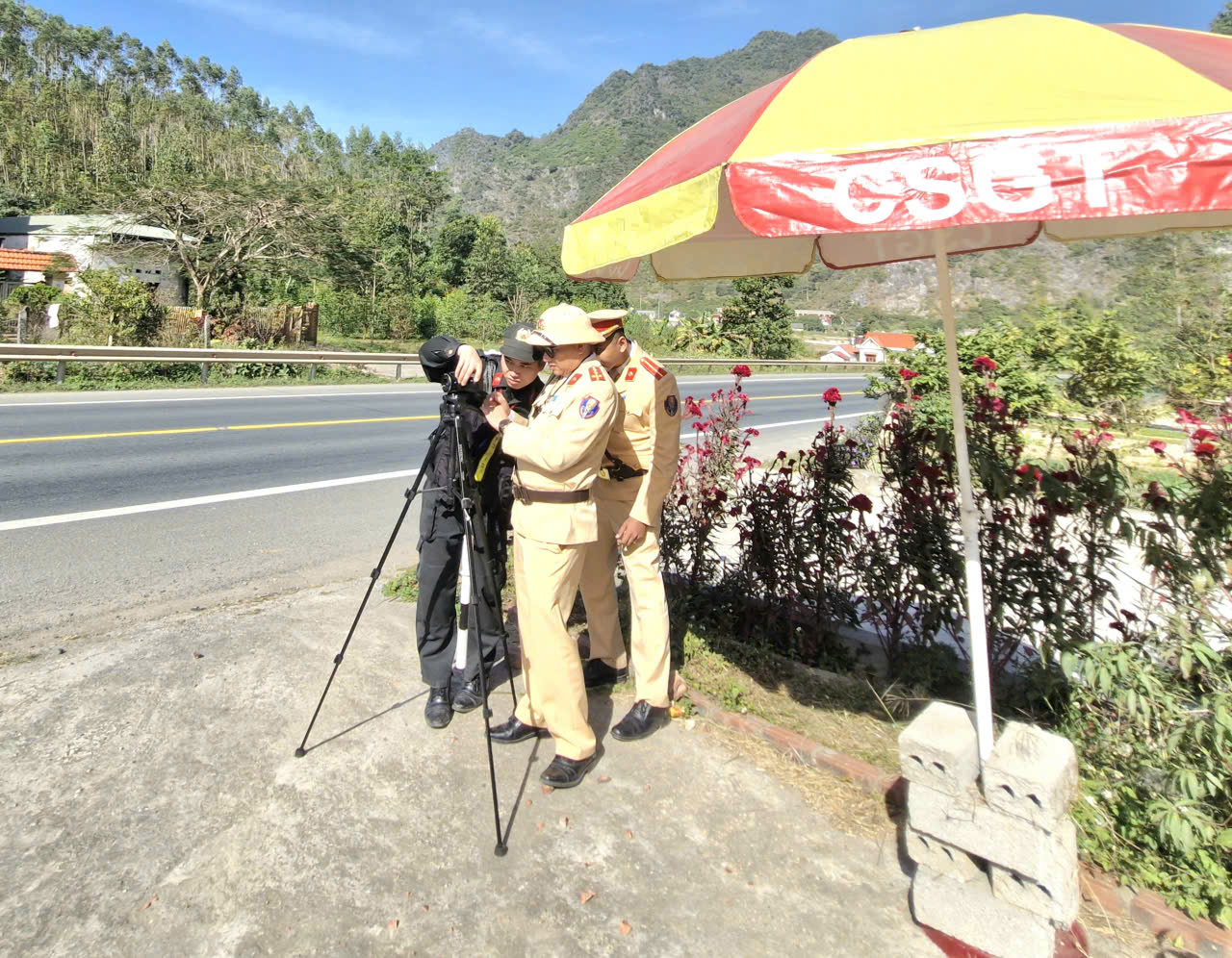 Giải pháp bảo đảm an toàn giao thông trên quốc lộ 1A của CSGT Lạng Sơn- Ảnh 5. Giải pháp bảo đảm an toàn giao thông trên quốc lộ 1A của CSGT Lạng Sơn- Ảnh 5.