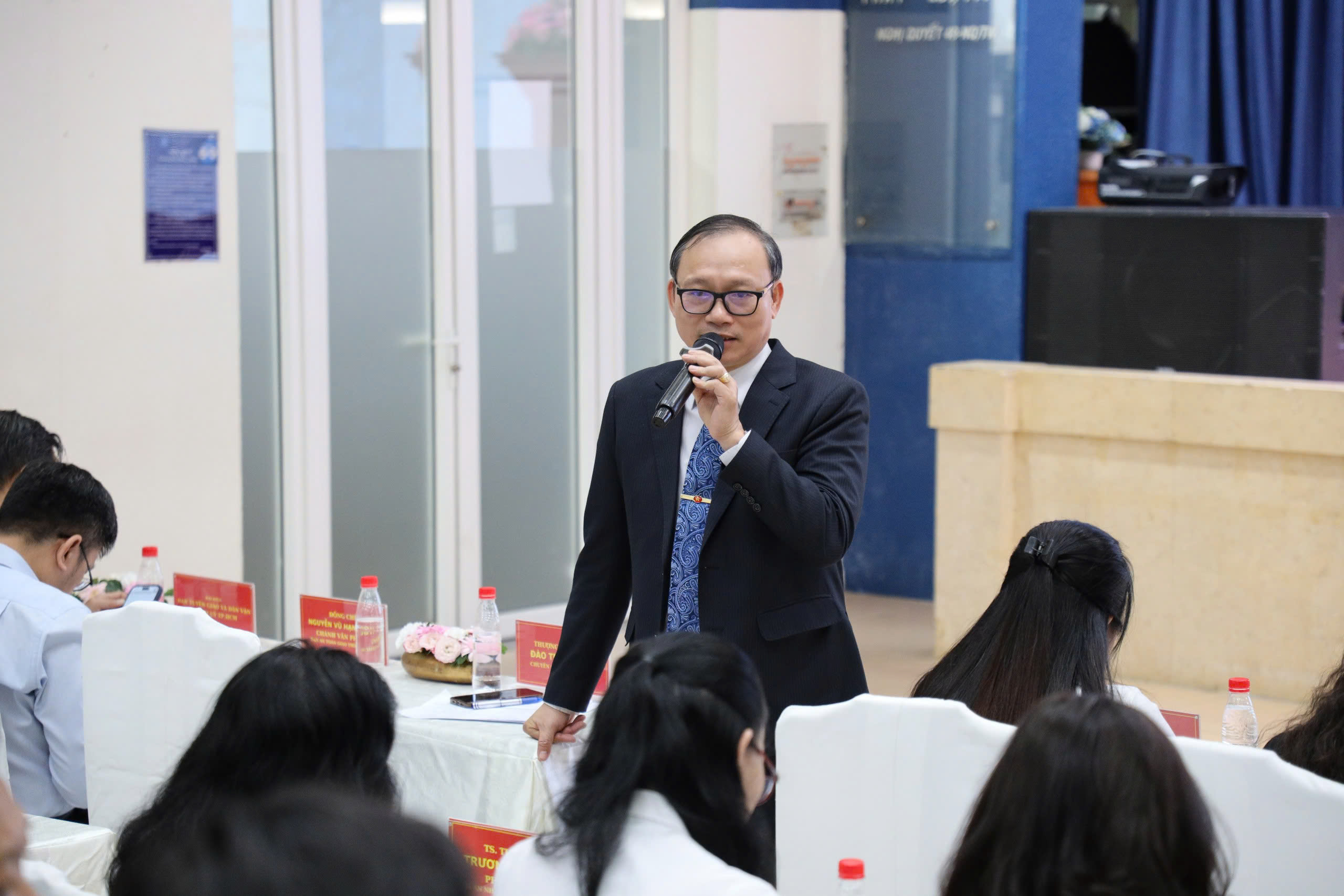 Tốc độ - khoảng cách - quan sát: Bộ ba "chìa khóa vàng" quyết định an toàn giao thông- Ảnh 3. Tốc độ - khoảng cách - quan sát: Bộ ba "chìa khóa vàng" quyết định an toàn giao thông- Ảnh 3.