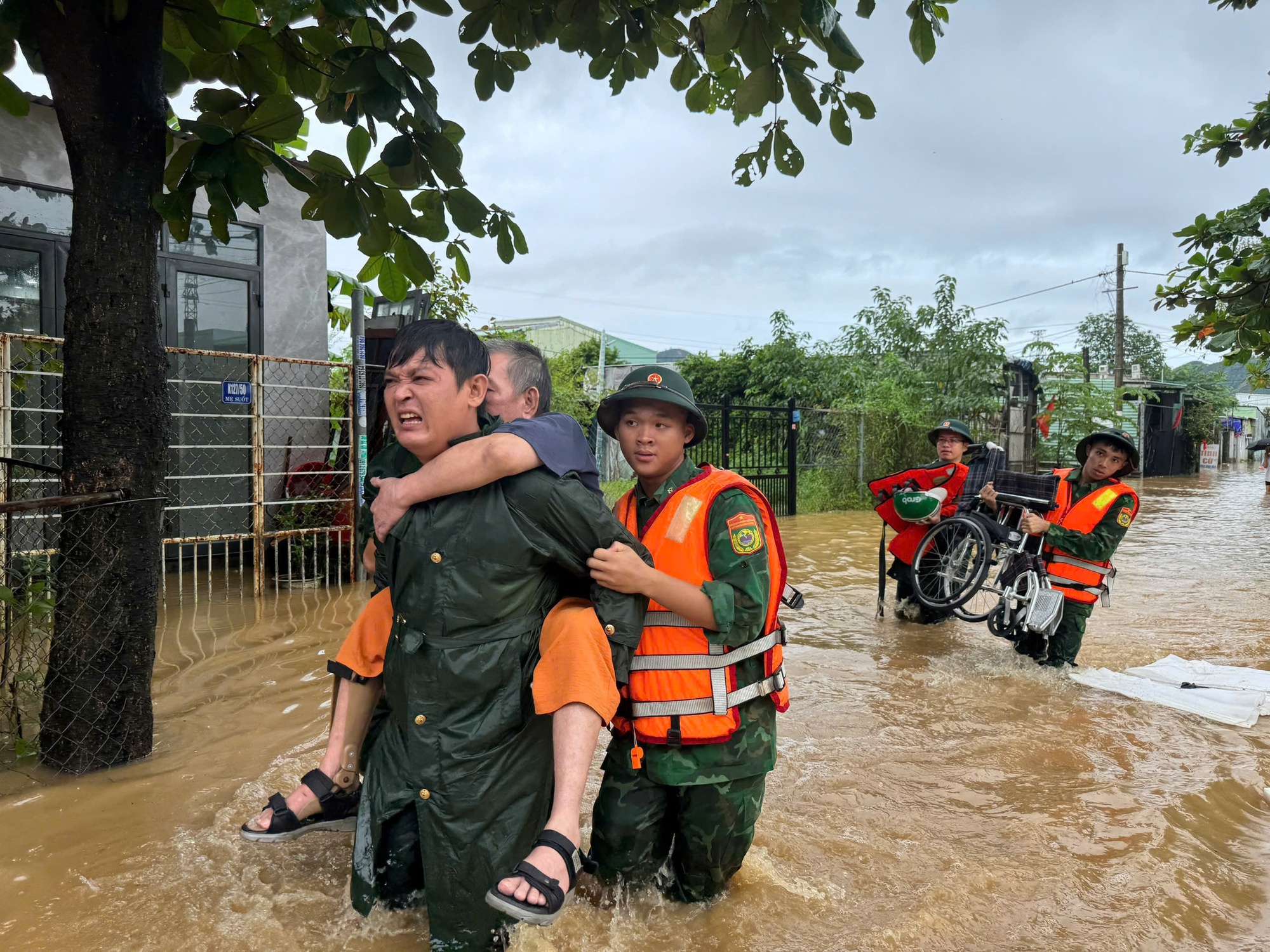Bão Kalmaegi áp sát Biển Đông, Đà Nẵng - Khánh Hòa khẩn trương phòng chống- Ảnh 7.