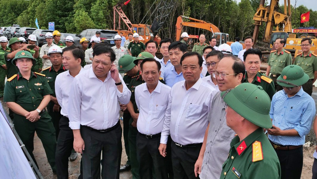 Tháo gỡ vướng mắc trong giải phóng mặt bằng cao tốc Cà Mau - Đất Mũi- Ảnh 2.