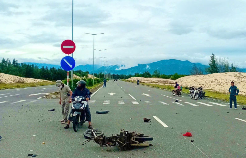 Hiện trường vụ tai nạn khiến anh Ch&acirc;u tử vong tại chỗ.