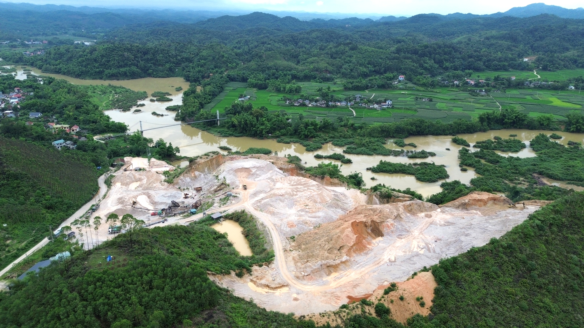 Lạng Sơn: Chấn chỉnh tình trạng kê khai một đằng, giá bán vật liệu xây dựng một nẻo- Ảnh 1.
