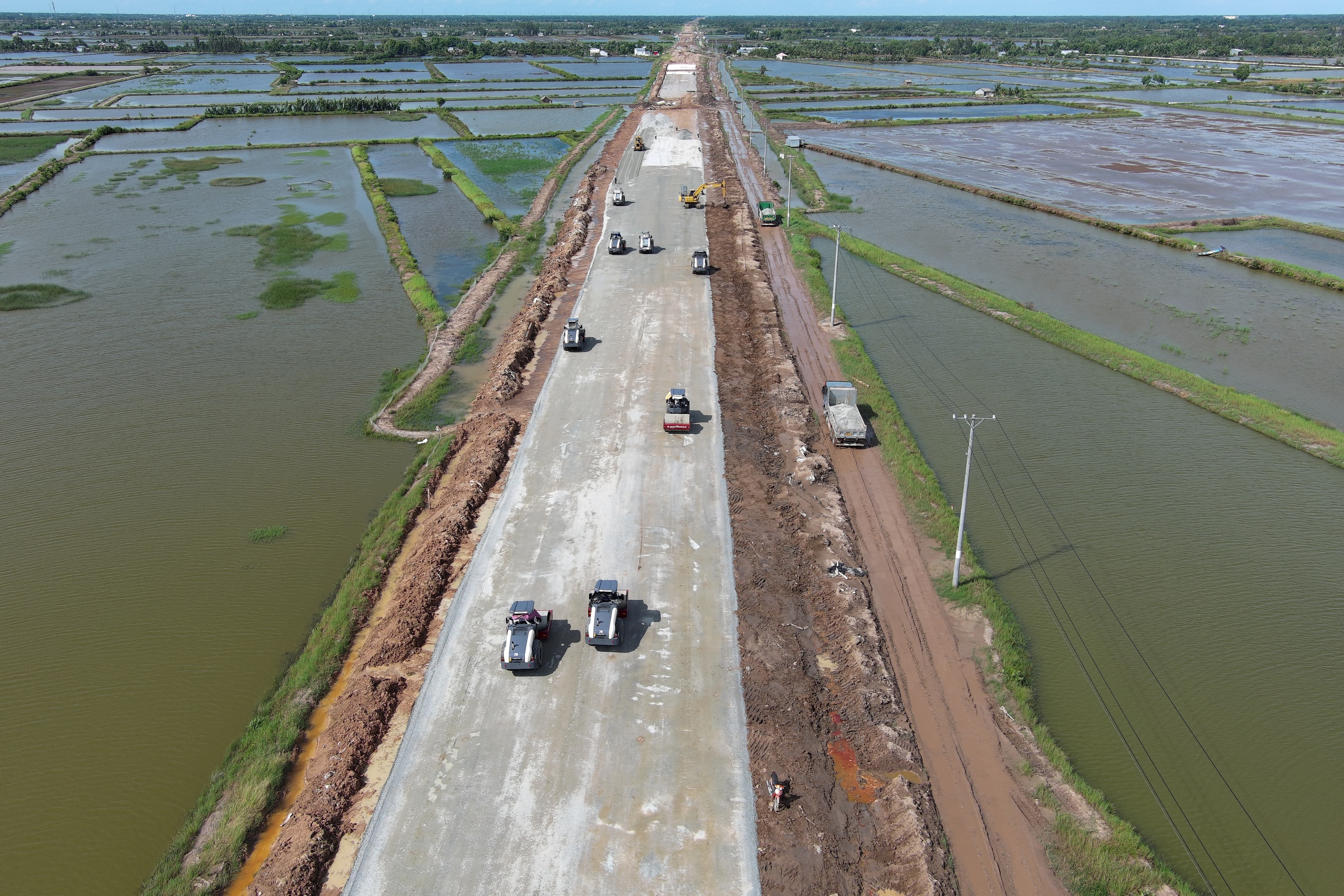 Bộ trưởng Trần Hồng Minh: Dốc toàn lực nối thông "mảnh ghép" cuối cùng cao tốc Bắc - Nam- Ảnh 5.