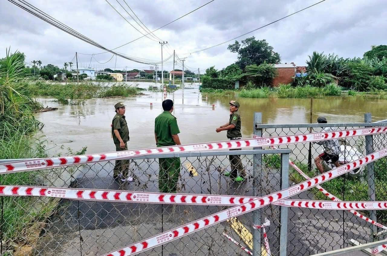 Gia Lai khẩn trương kích hoạt cấp độ ứng phó cao hơn một cấp đối với bão Kalmaegi- Ảnh 2.