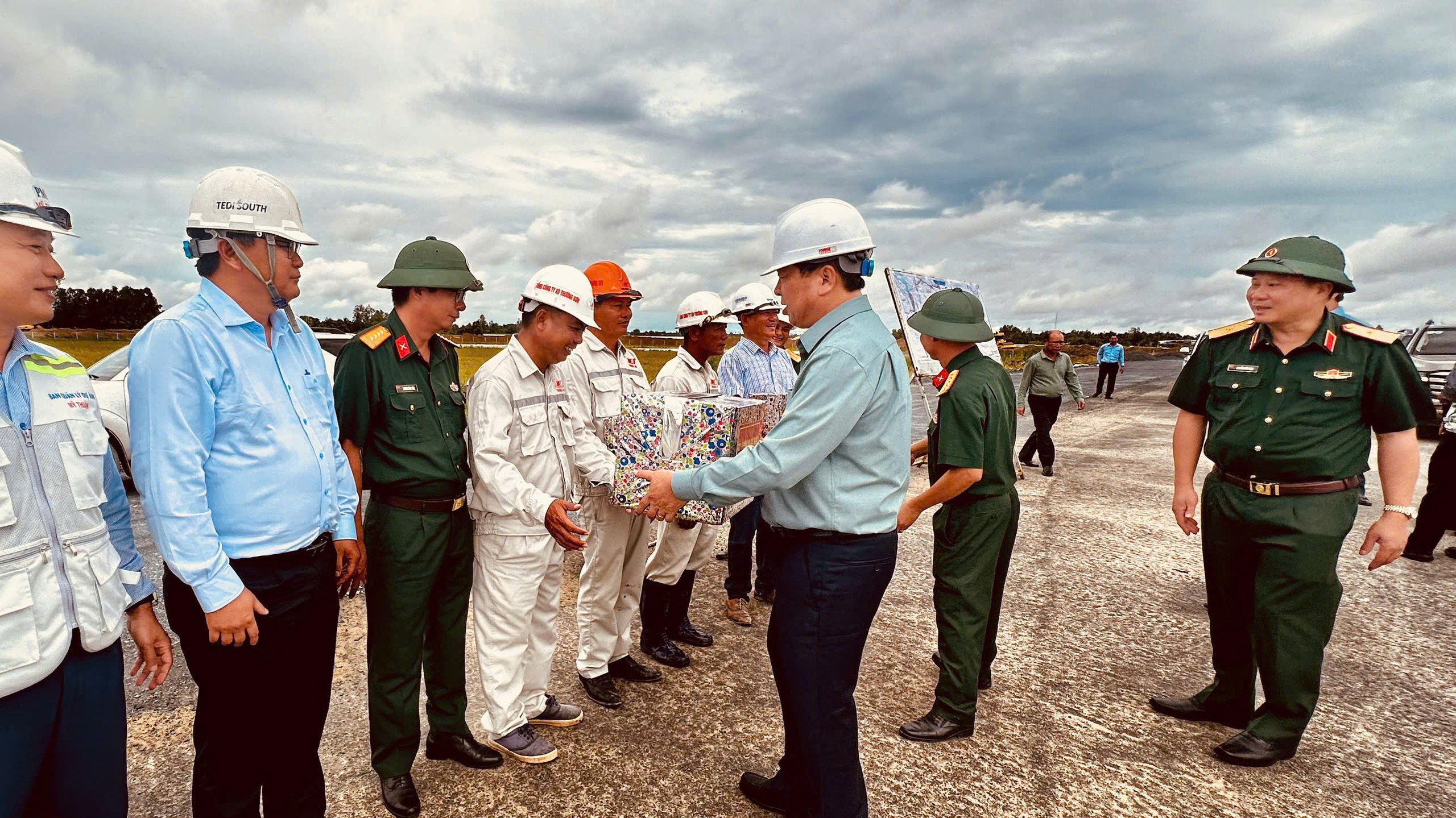 Bộ trưởng Trần Hồng Minh: Dốc toàn lực nối thông "mảnh ghép" cuối cùng cao tốc Bắc - Nam- Ảnh 8.