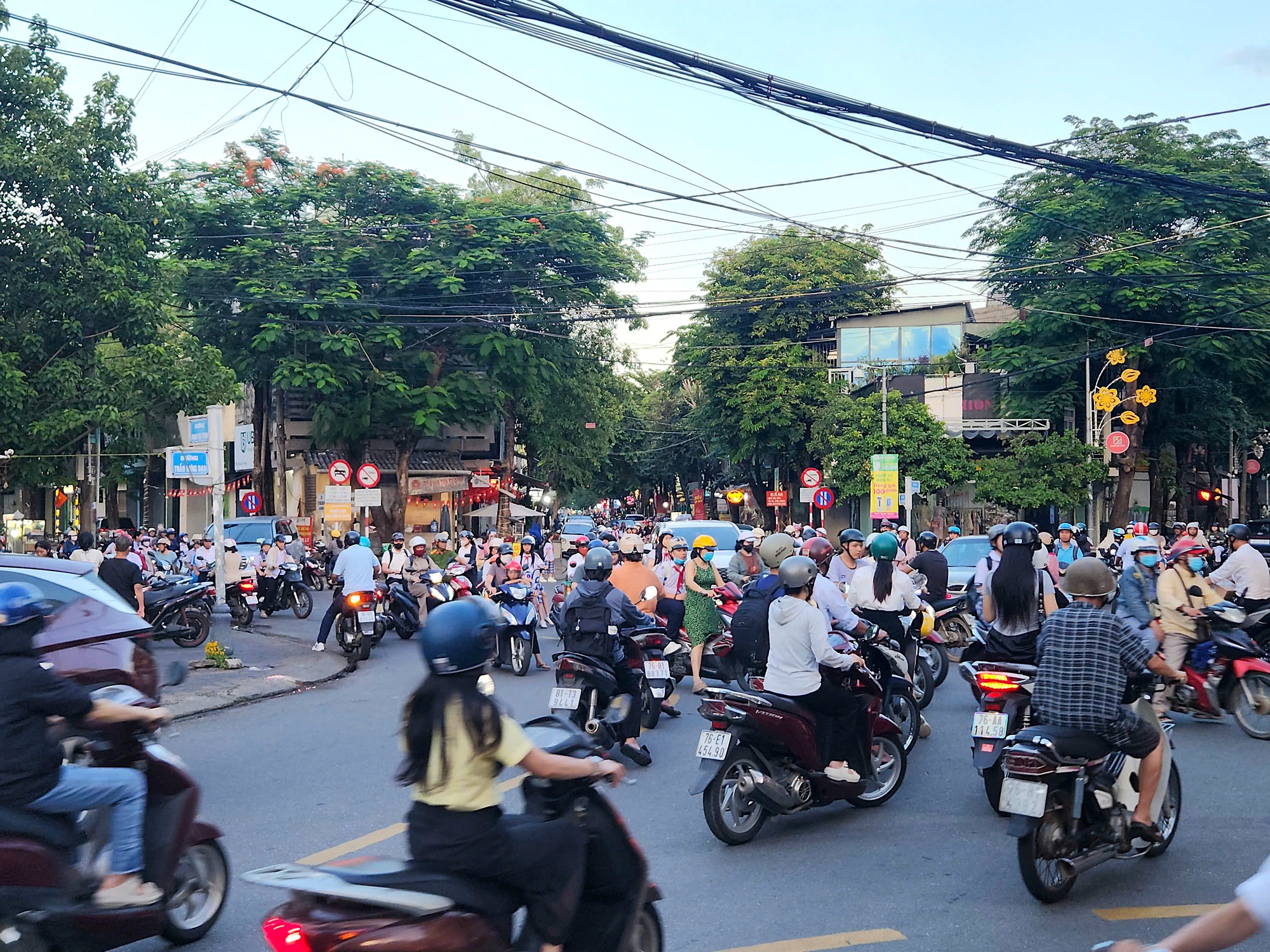 Gỡ vướng để khơi thông các điểm nghẽn hạ tầng ở vùng lõi đô thị Quảng Ngãi- Ảnh 3.