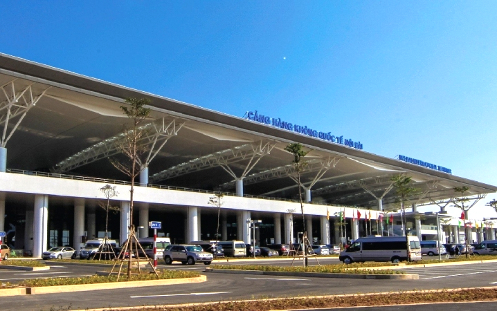 Các cảng hàng không Nội Bài hay Tân Sơn Nhất đều chưa có kết nối với hệ thống đường sắt đô thị.