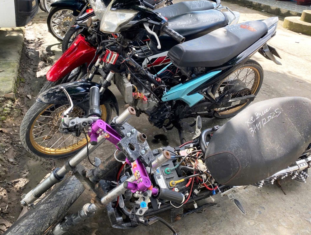 Ngăn chặn kịp thời nhóm thanh, thiếu niên ở An Giang tụ tập chuẩn bị đua xe- Ảnh 2.