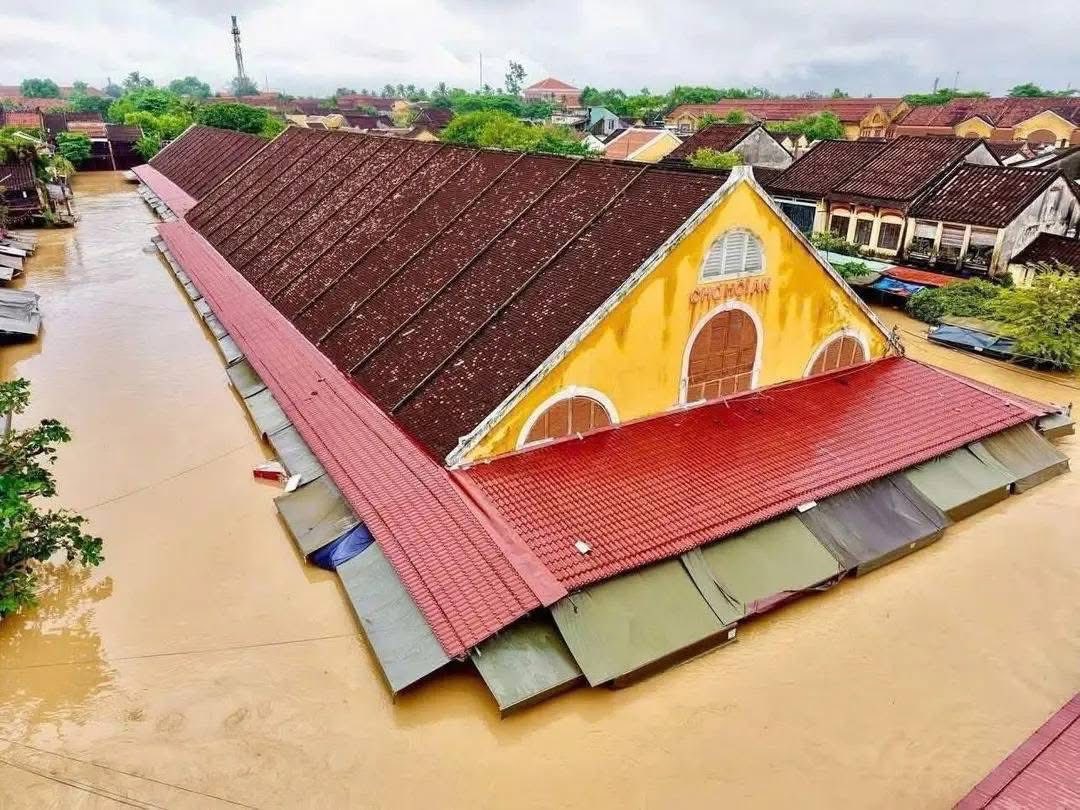 Ngân hàng Nhà nước hỗ trợ khách hàng khắc phục hậu quả thiên tai- Ảnh 1. Ngân hàng Nhà nước hỗ trợ khách hàng khắc phục hậu quả thiên tai- Ảnh 1.
