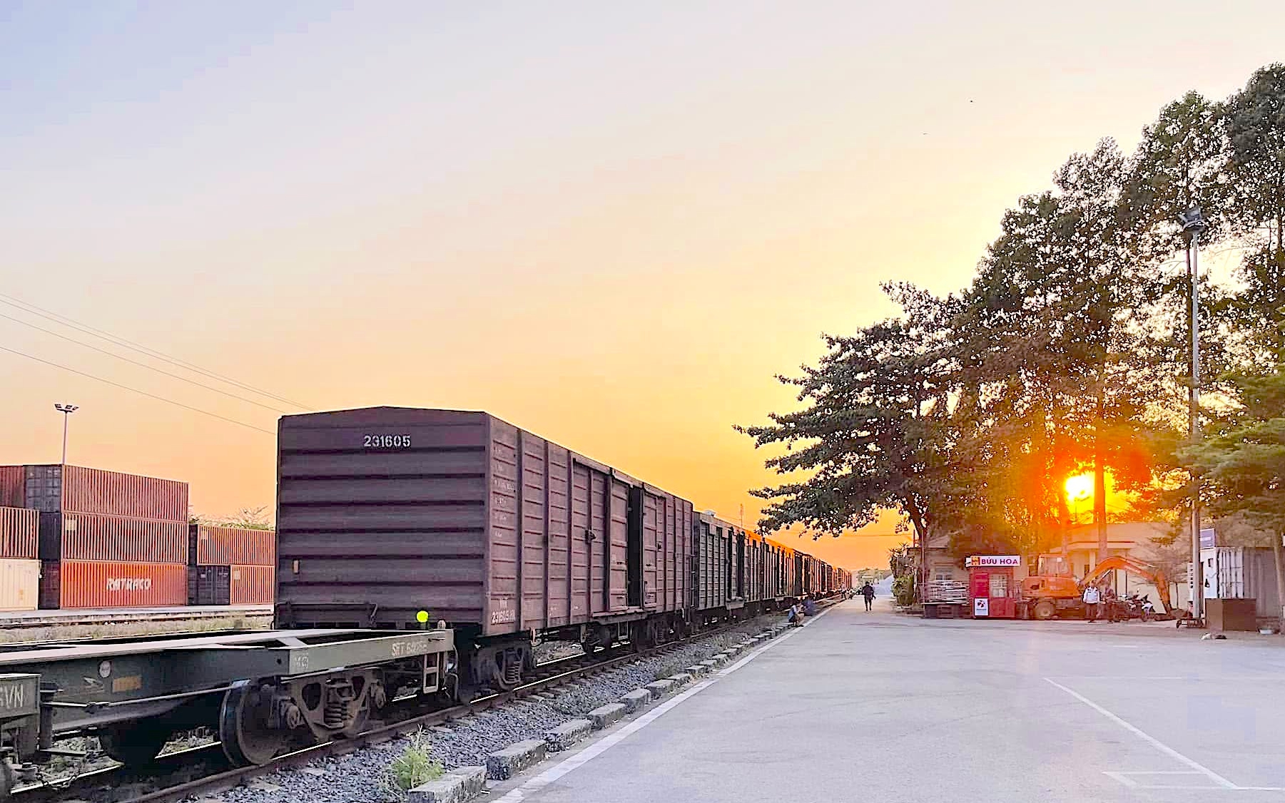 Bổ sung tuyến Hà Nội - Quảng Ninh, điều chỉnh quy hoạch 12 tuyến đường sắt mới- Ảnh 2. Điều chỉnh quy hoạch đường sắt quốc gia: TP.HCM sẽ có 6 ga đầu mối hành khách, hàng hóa