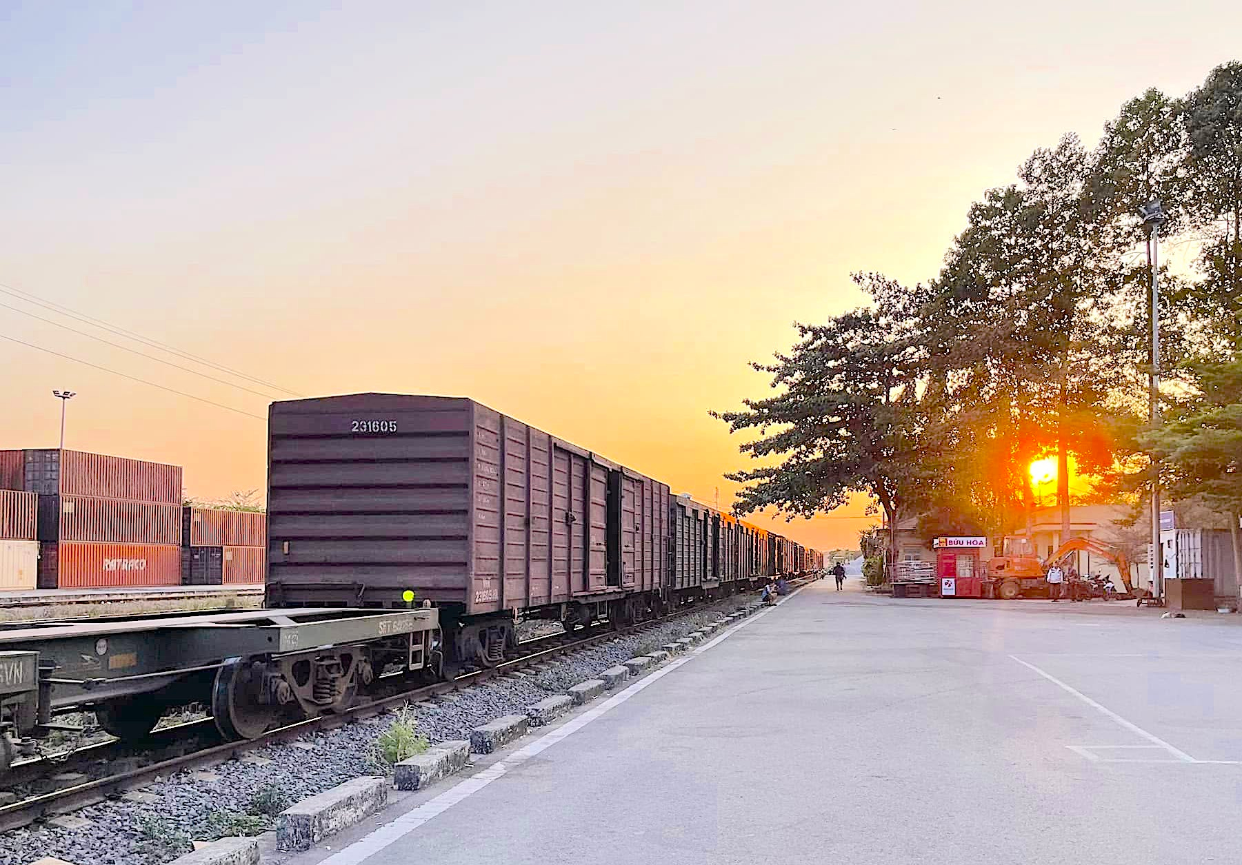 Điều chỉnh quy hoạch đường sắt quốc gia: TP.HCM sẽ có 6 ga đầu mối hành khách, hàng hóa- Ảnh 1. Điều chỉnh quy hoạch đường sắt quốc gia: TP.HCM sẽ có 6 ga đầu mối hành khách, hàng hóa- Ảnh 1.