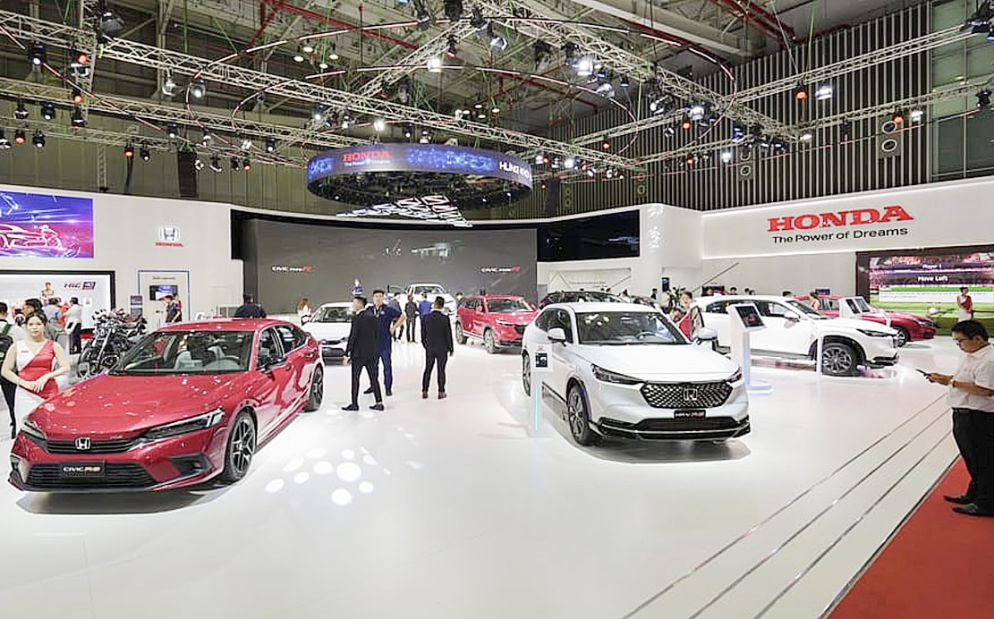 Hàng loạt mẫu ô tô giảm giá, đua doanh số- Ảnh 1. Hàng loạt mẫu ô tô giảm giá, đua doanh số- Ảnh 1.