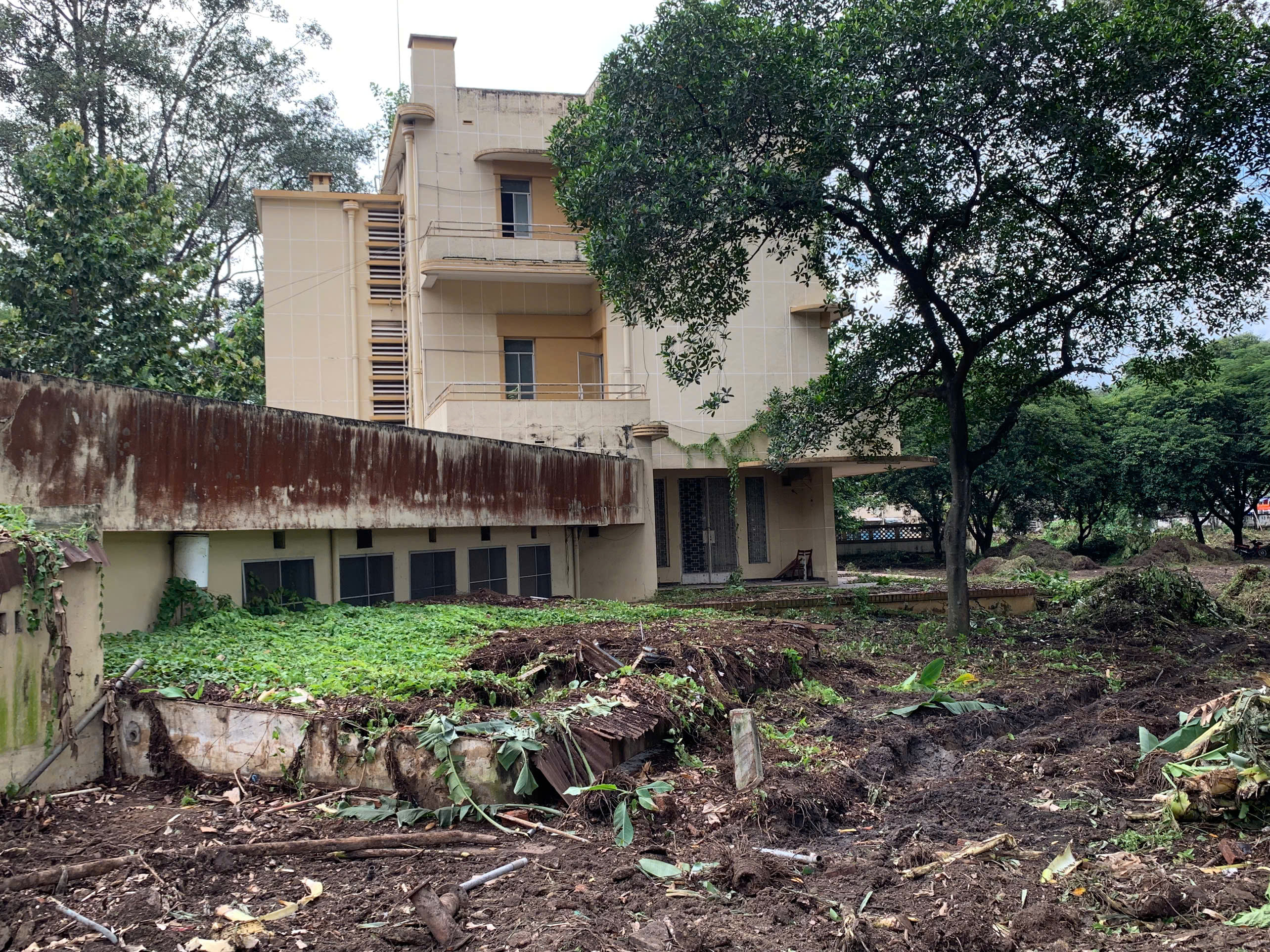 Rốt ráo dọn dẹp khu "đất vàng" để xây công viên và Đài tưởng niệm nạn nhân Covid-19- Ảnh 1.