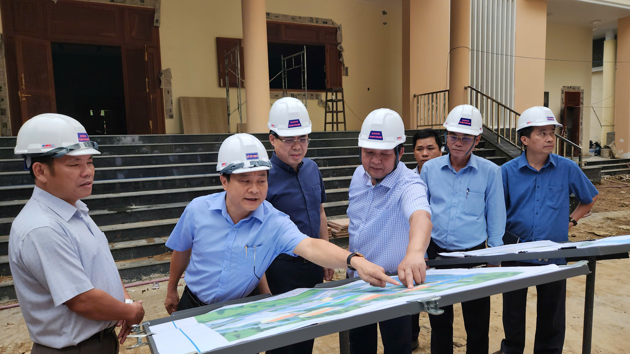 Quảng Ngãi thúc tiến độ và giải ngân các dự án hạ tầng tổng mức đầu tư gần 4.000 tỷ đồng- Ảnh 1. Quảng Ngãi thúc tiến độ và giải ngân các dự án hạ tầng tổng mức đầu tư gần 4.000 tỷ đồng- Ảnh 1.