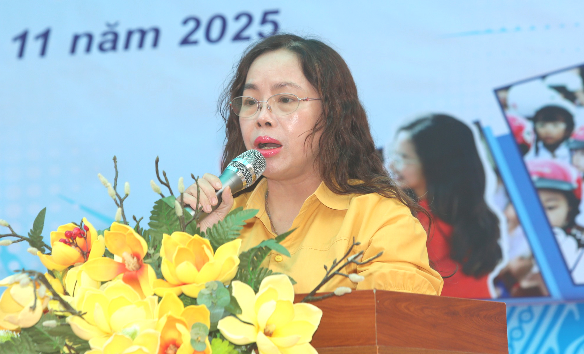 Thanh Hóa tặng 69.000 mũ bảo hiểm cho học sinh lớp 1 "giữ trọn ước mơ"- Ảnh 2. Thanh Hóa tặng 69.000 mũ bảo hiểm cho học sinh lớp 1 "giữ trọn ước mơ"- Ảnh 2.