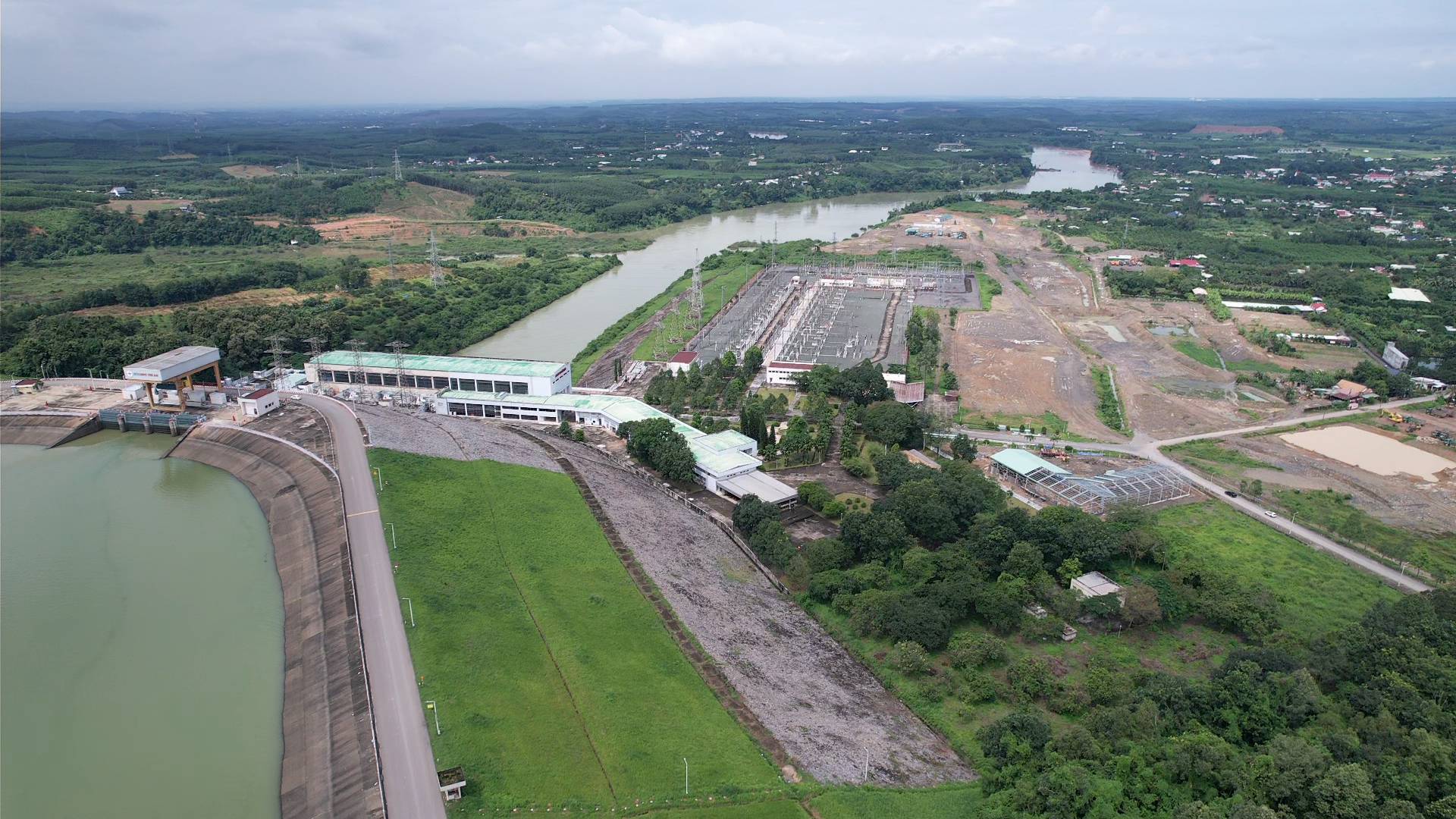 Đồng Nai tăng tốc giao mặt bằng dự án điện Trị An và Nhơn Trạch 3, 4 trước 15/11- Ảnh 1. Đồng Nai tăng tốc giao mặt bằng dự án điện Trị An và Nhơn Trạch 3, 4 trước 15/11- Ảnh 1.