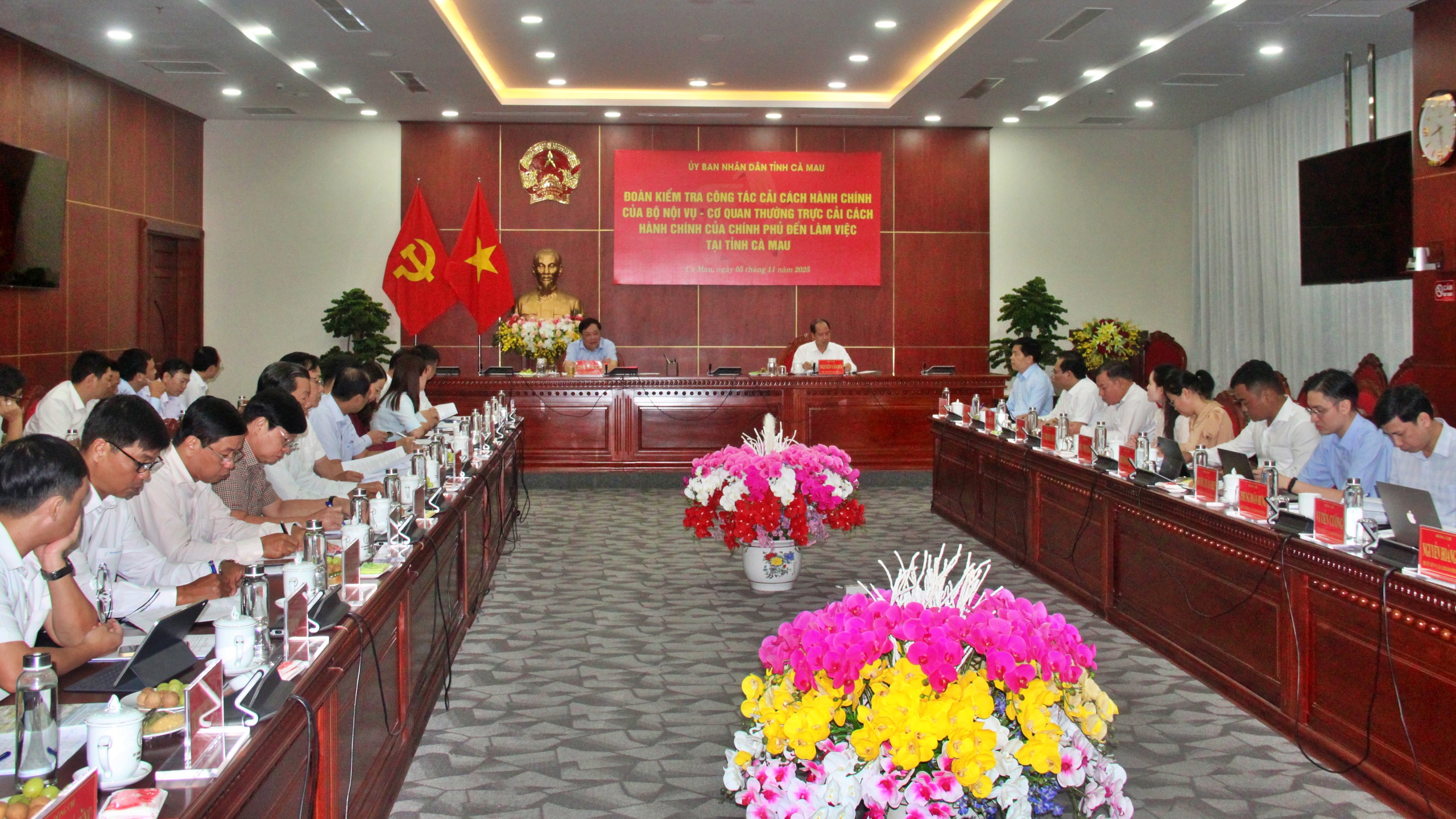 Cà Mau ưu tiên giải quyết xe ô tô công cho các xã, phường- Ảnh 2. Cà Mau ưu tiên giải quyết xe ô tô công cho các xã, phường- Ảnh 2.