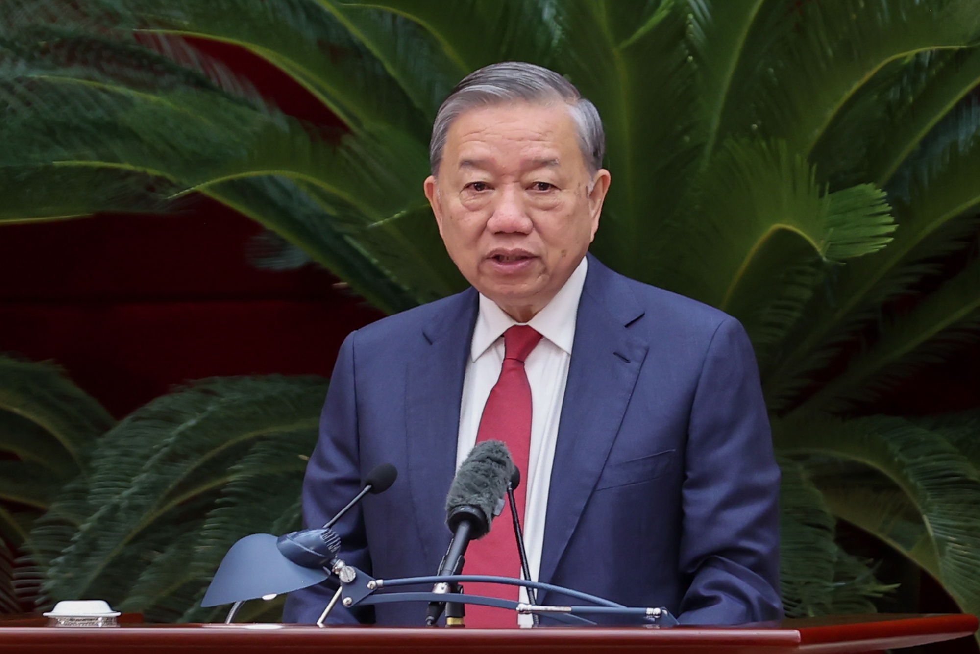 Lựa chọn nhân sự giới thiệu tham gia Bộ Chính trị, Ban Bí thư khóa XIV- Ảnh 1. Lựa chọn nhân sự giới thiệu tham gia Bộ Chính trị, Ban Bí thư khóa XIV- Ảnh 1.