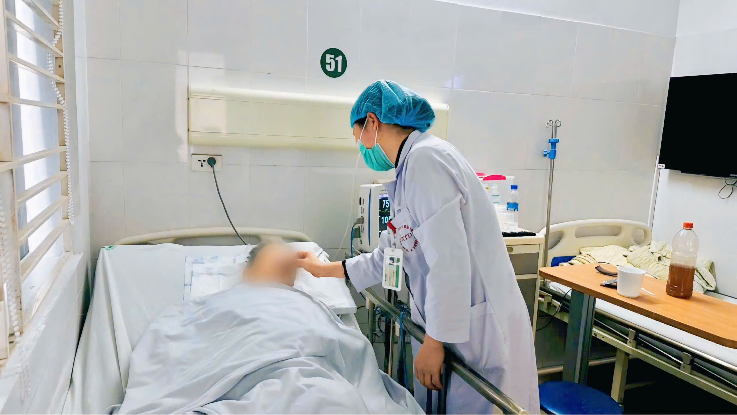 Mùa lạnh, tăng nguy cơ đột quỵ, viêm phổi nặng ở người cao tuổi- Ảnh 2. Mùa lạnh, tăng nguy cơ đột quỵ, viêm phổi nặng ở người cao tuổi- Ảnh 2.