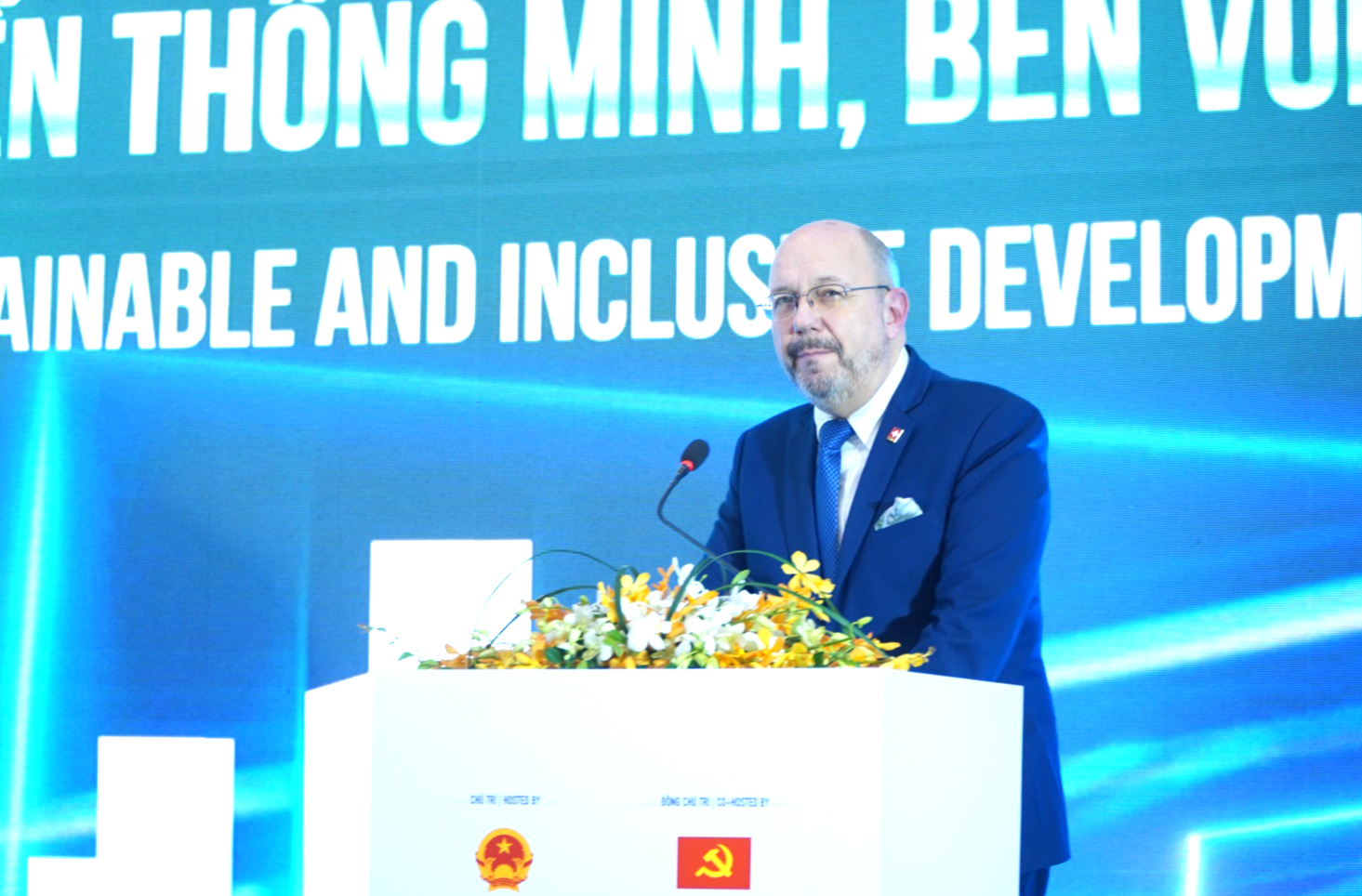 Phát triển đô thị cần tích hợp giữa hạ tầng, môi trường và thể chế- Ảnh 2. C:\Users\HP\Desktop\New folder\Phiên toàn thể\DSC08638.JPG