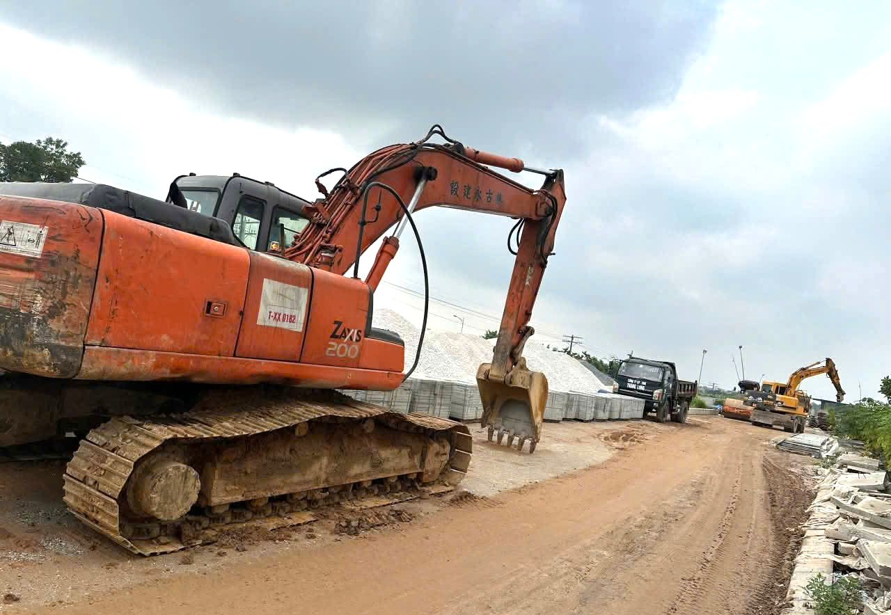 Phú Thọ: Tháo gỡ vướng mắc GPMB dự án đường song song đường sắt Hà Nội - Lào Cai- Ảnh 2. Phú Thọ: Tháo gỡ vướng mắc GPMB dự án đường song song đường sắt Hà Nội - Lào Cai- Ảnh 2.