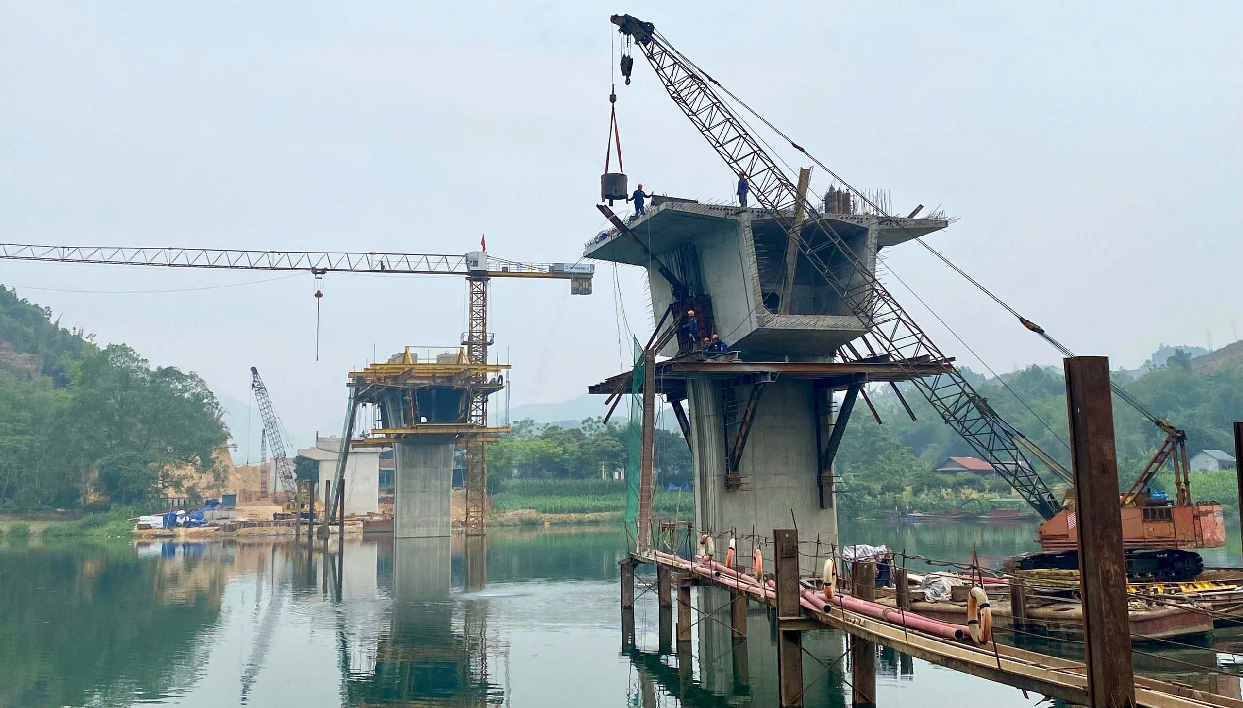 Hơn 600 ngày để cầu Hàm Yên trên cao tốc Tuyên Quang - Hà Giang sẵn sàng hợp long- Ảnh 8. Hơn 600 ngày để cầu Hàm Yên trên cao tốc Tuyên Quang - Hà Giang sẵn sàng hợp long- Ảnh 8.