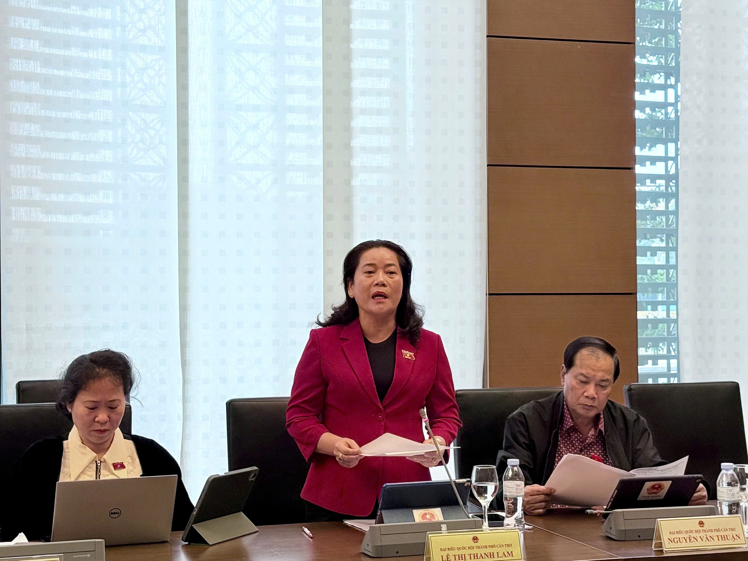 Đại biểu đề nghị linh hoạt áp thuế chuyển nhượng vàng miếng- Ảnh 1. Đại biểu đề nghị linh hoạt áp thuế chuyển nhượng vàng miếng- Ảnh 1.