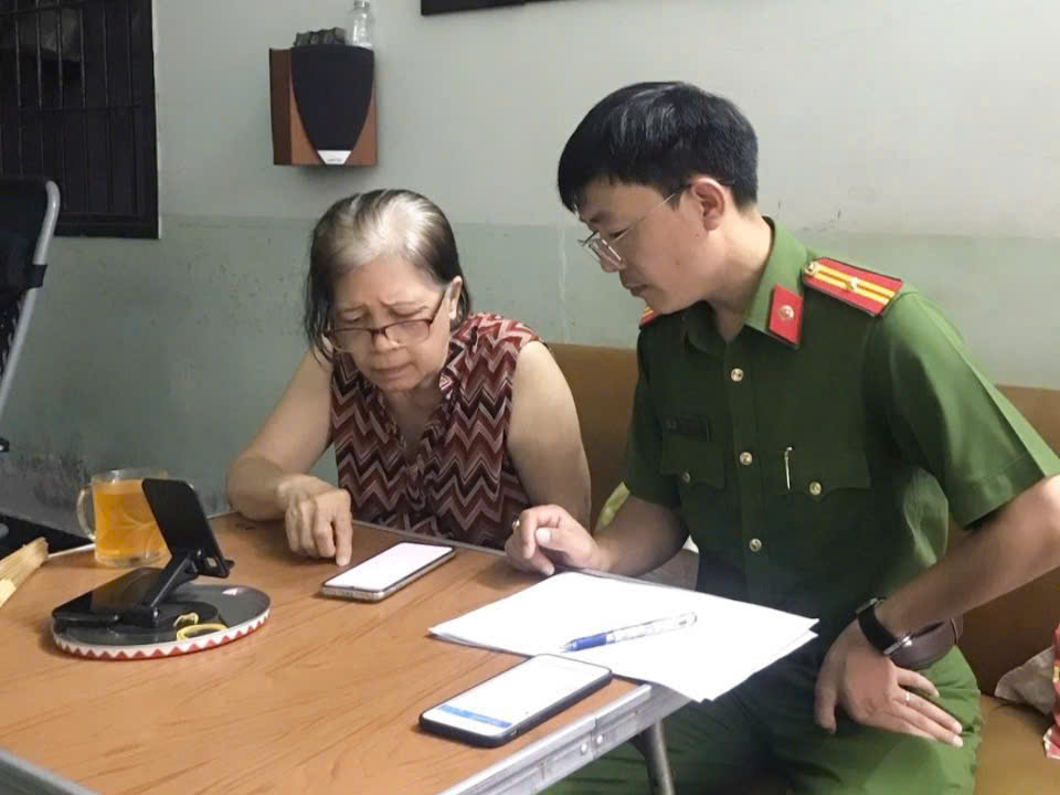 TP.HCM: “Đi từng nhà, rà từng xe” làm sạch dữ liệu đăng ký phương tiện- Ảnh 1. TP.HCM: “Đi từng nhà, rà từng xe” làm sạch dữ liệu đăng ký phương tiện- Ảnh 1.